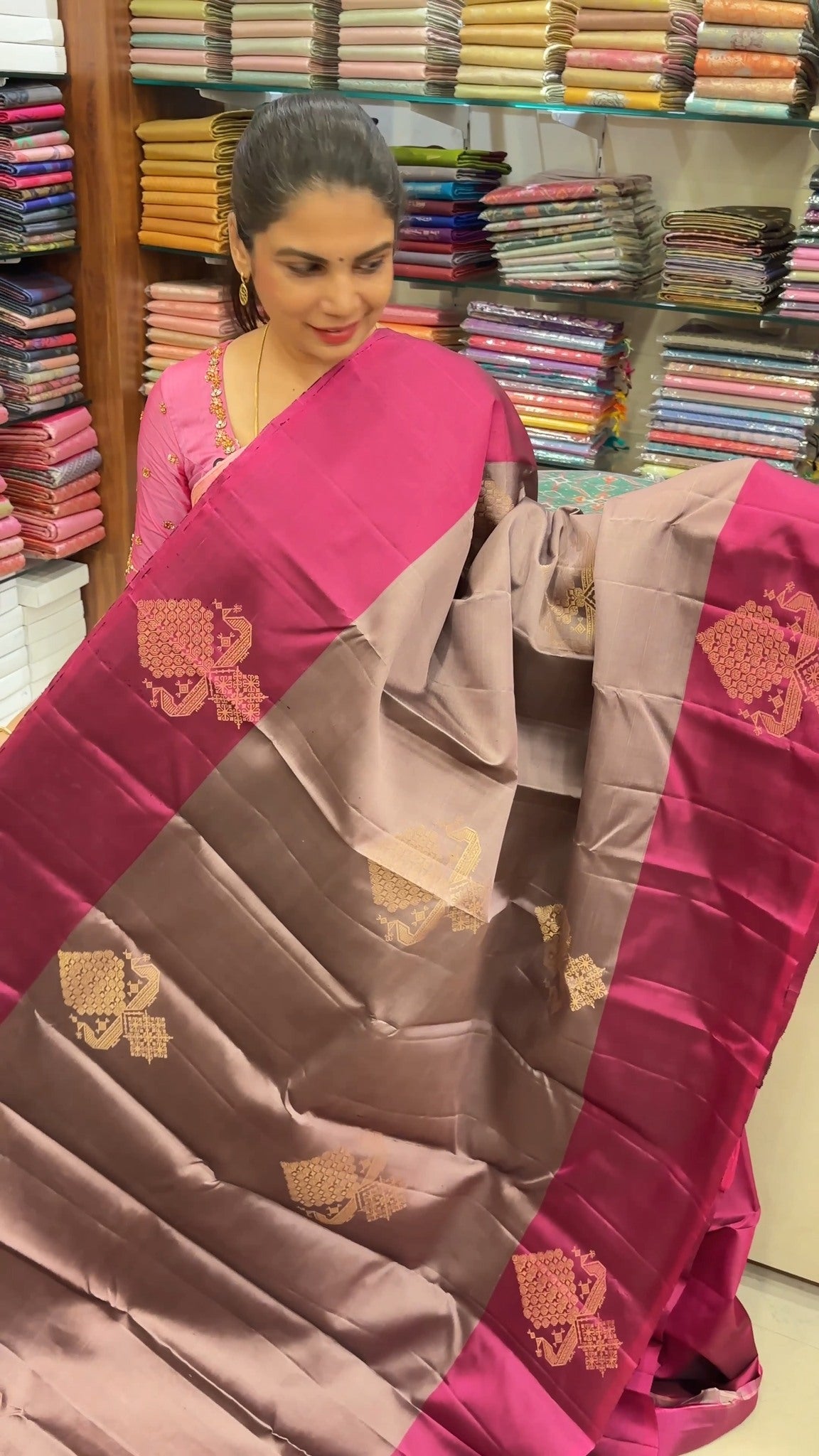 Hamsini Silk Saree - Pure Silk Saree
Soft, lightweight, and beauti...