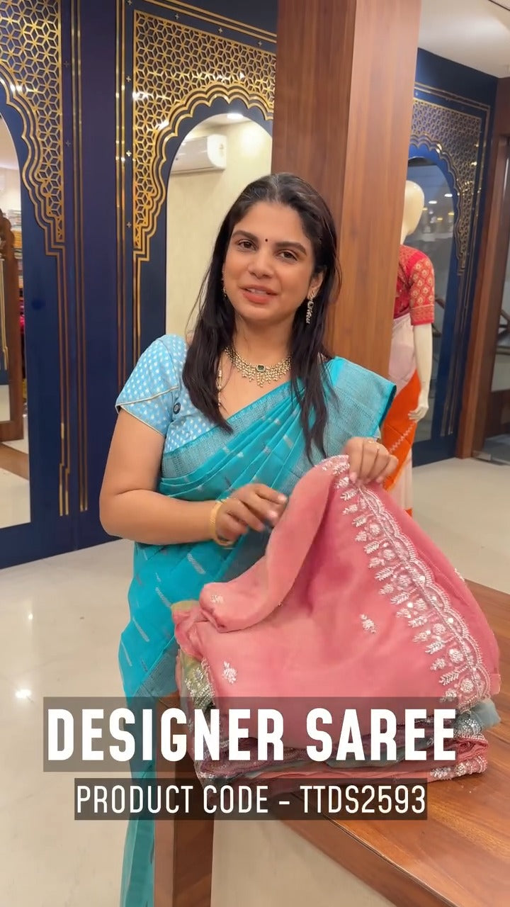 Jimmy Choo Saree
Product Code - TTDS2593
Sale Price @ Rs. 4100/-...