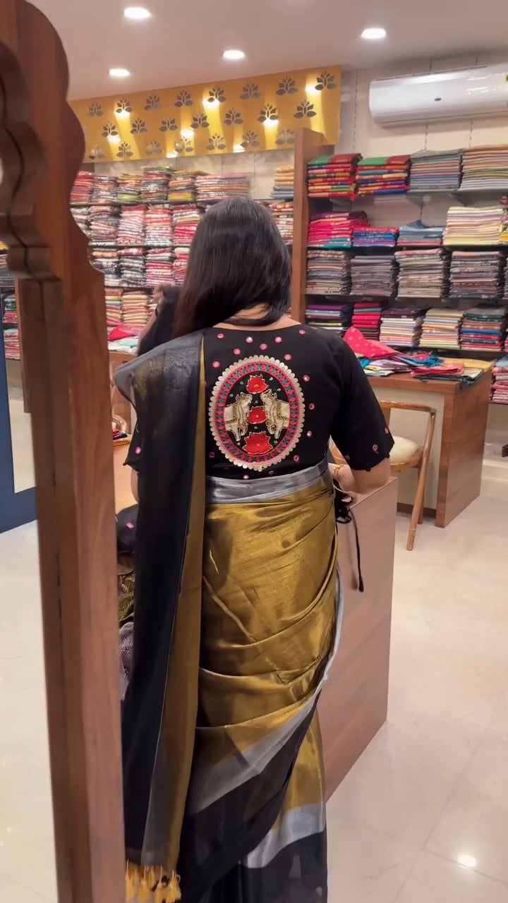 Readymade Blouse With Angrakha Pattern
Product Code - TTDS2554
Ta...