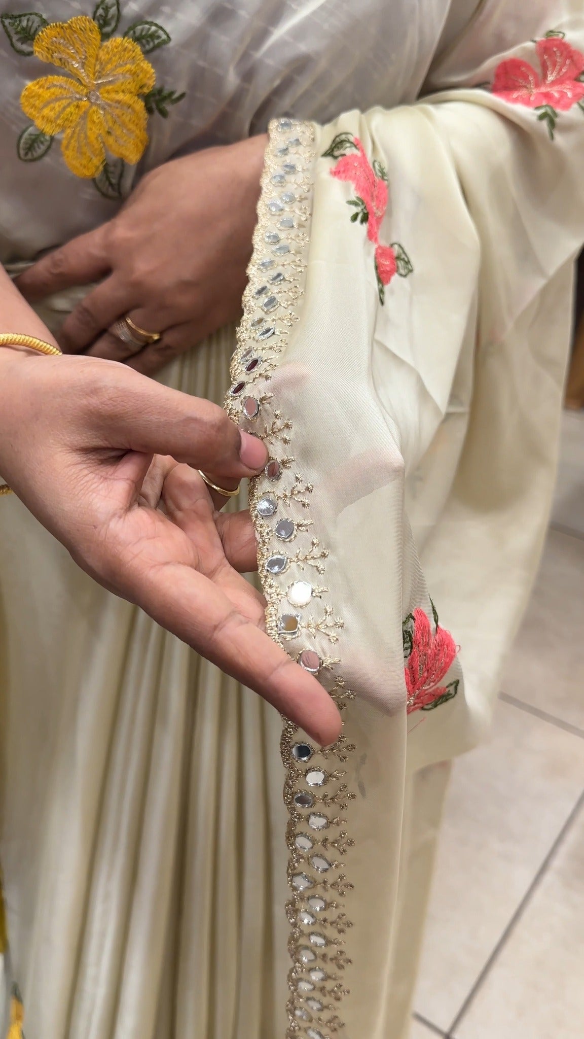 Fendi Organza Saree
Product Code - TTDS2846
Sale Price @ Rs. 150...