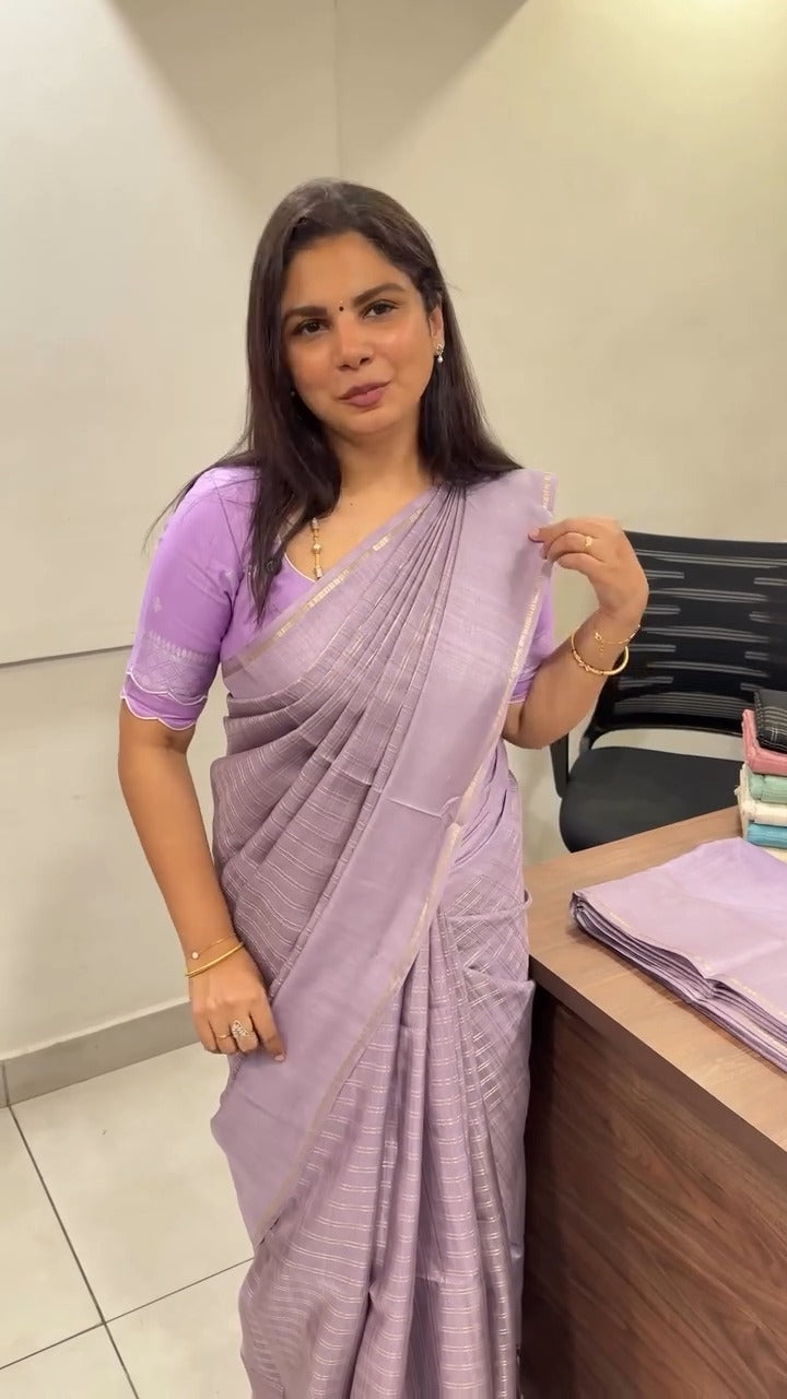 Handloom Silk Saree | TTDS2578
Vintage-style handloom silk saree w...