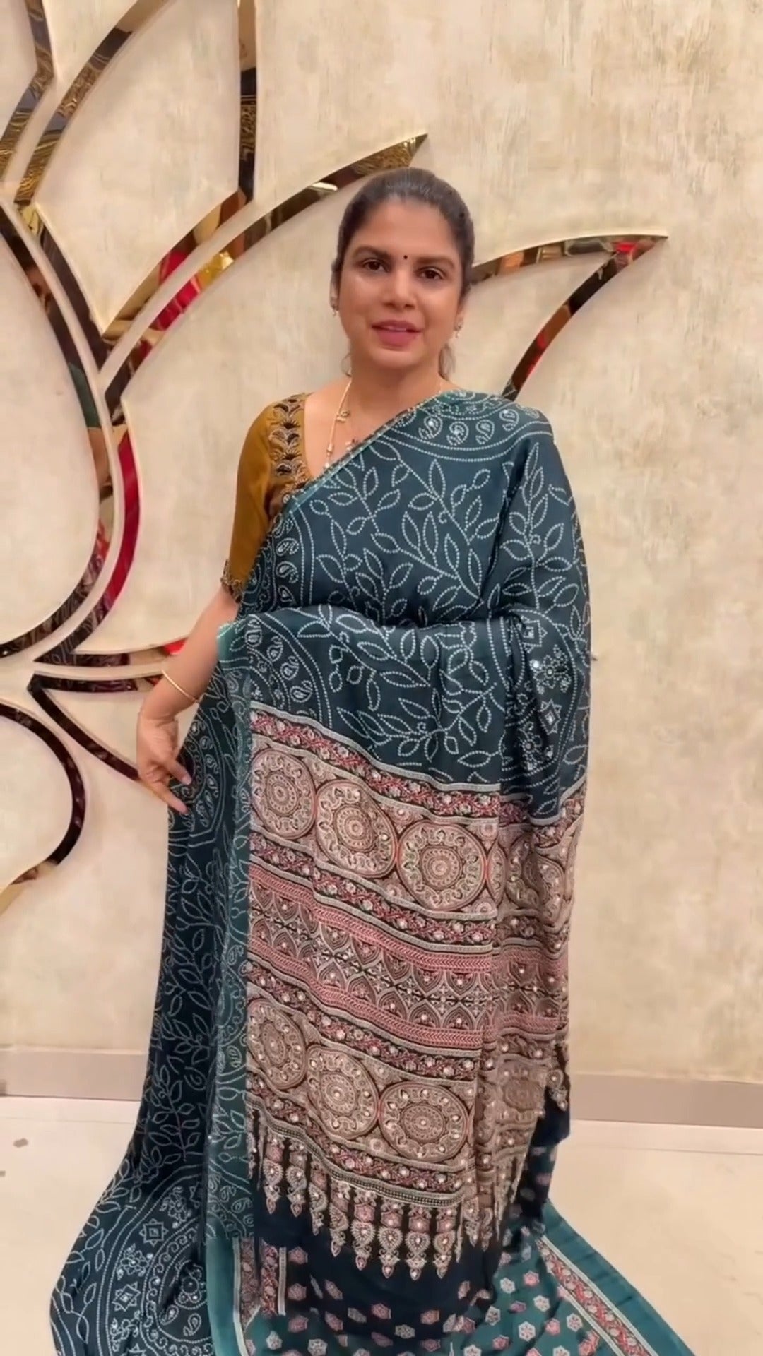 Bandhini Printed Crepe Saree 💖
A timeless blend of tradition and ...
