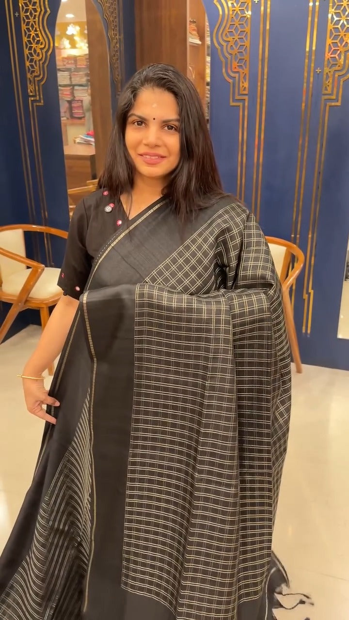 🌸 Handloom Silk Saree 🌸
Product Code: TTDS2578
Elegant and time...