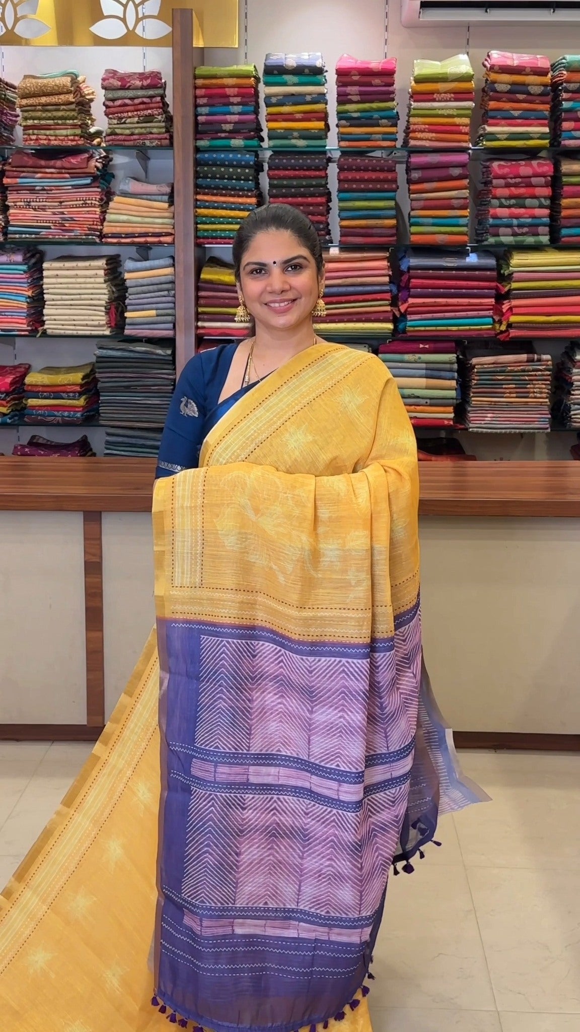 Chanderi Cotton Saree | TTDS2937 🤍
Lightweight and comfortable Ch...