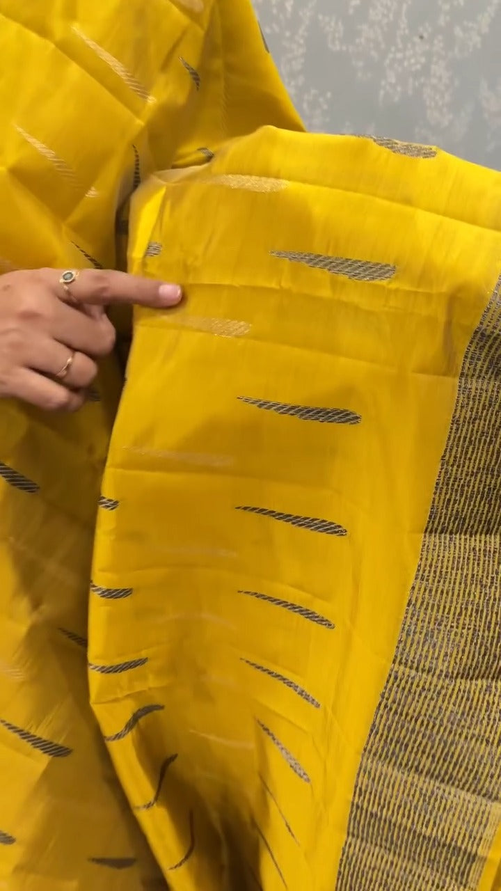 Semi Tussar Silk Saree
Product Code - TTDS2662
https://templedes...