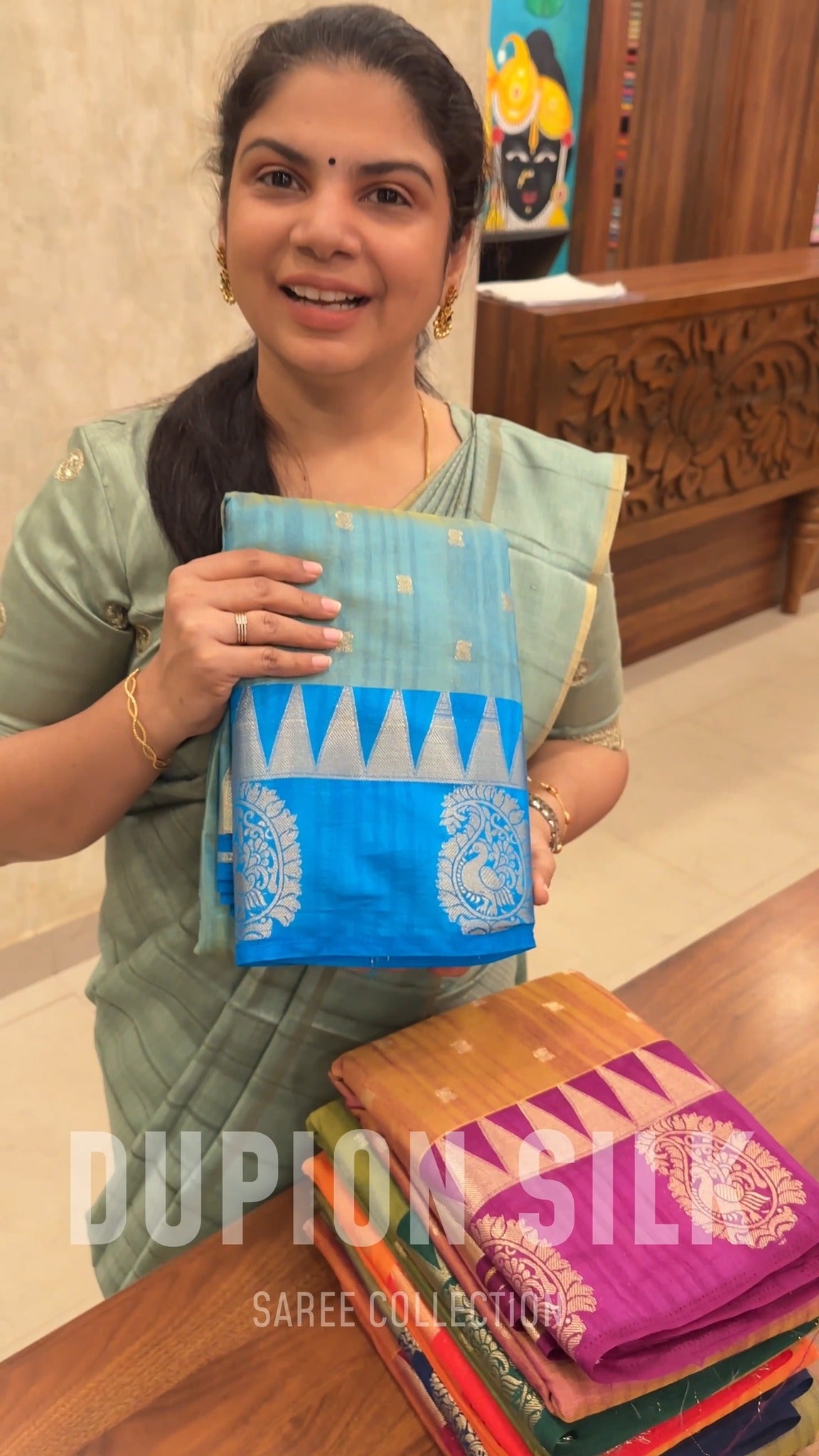 ✨ Dupion Silk Saree ✨
Elegant saree crafted with rich Dupion silk,...