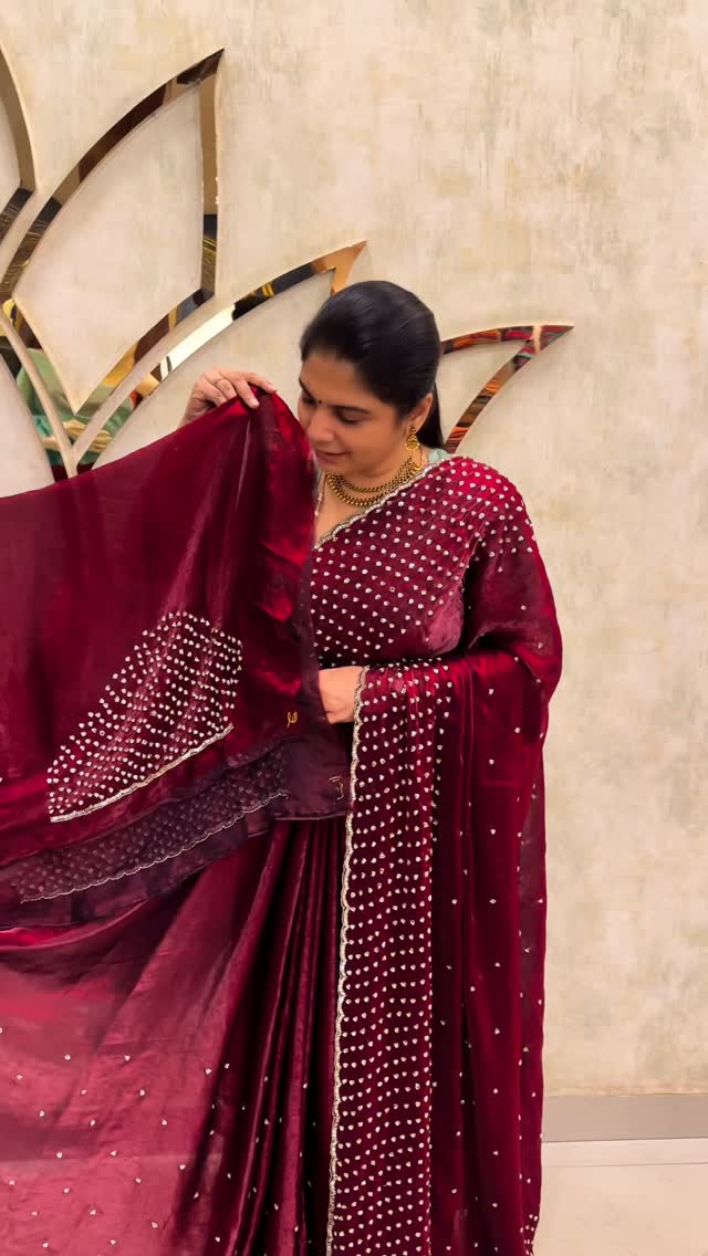 #designer saree #sareefashion #trendingreels #sareeaddict #sareefas...