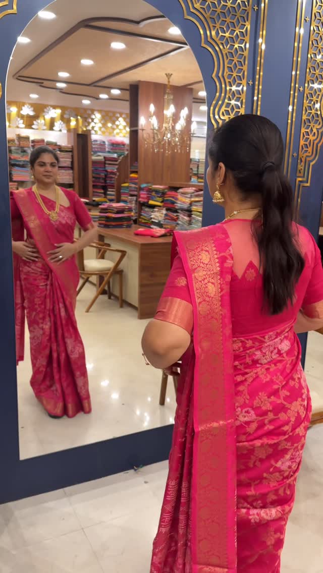 #sareelove #sareeindia #sareefashion