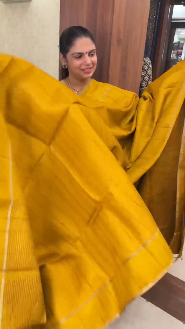 Handloom Matka Silk Saree | TTDS2896
#saree #sareelove #sareefash...