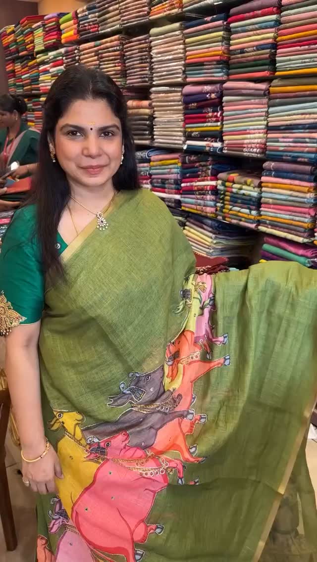 Linen Cotton Saree | TTDS2832
#designersarees #designersaree #silk...