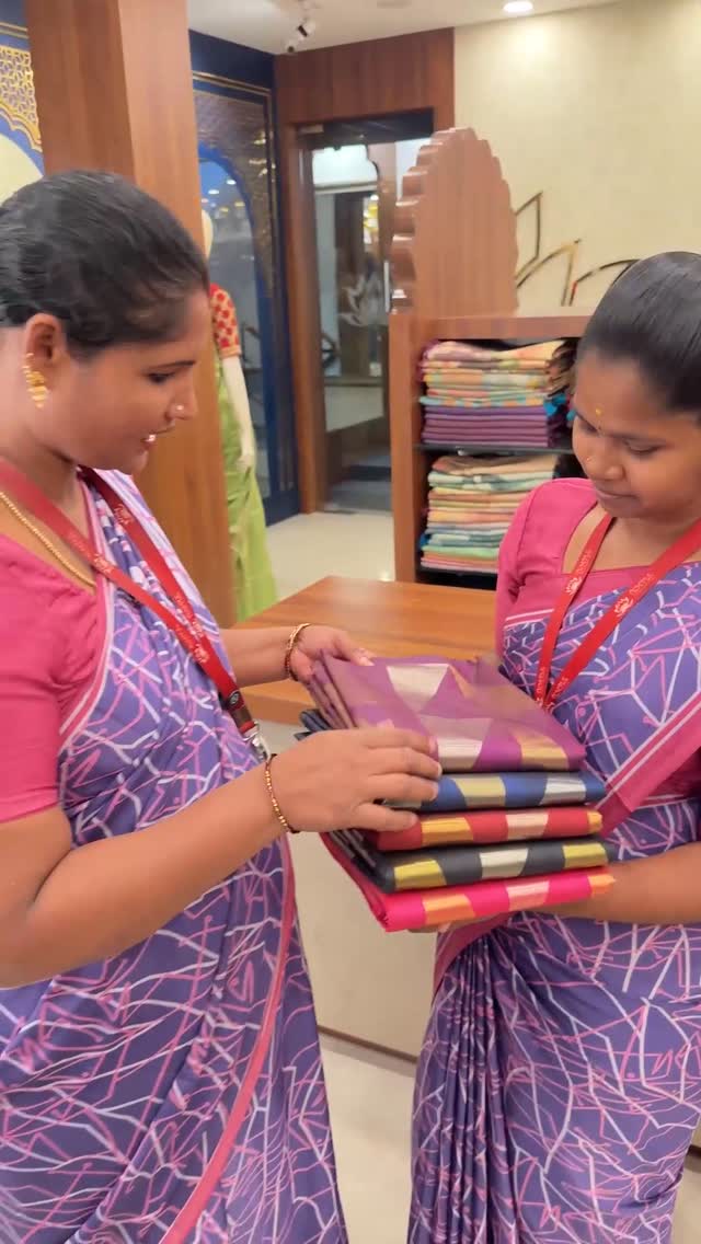 Semi Silk Saree | TTDS3066
#designersarees #designersaree #silksar...