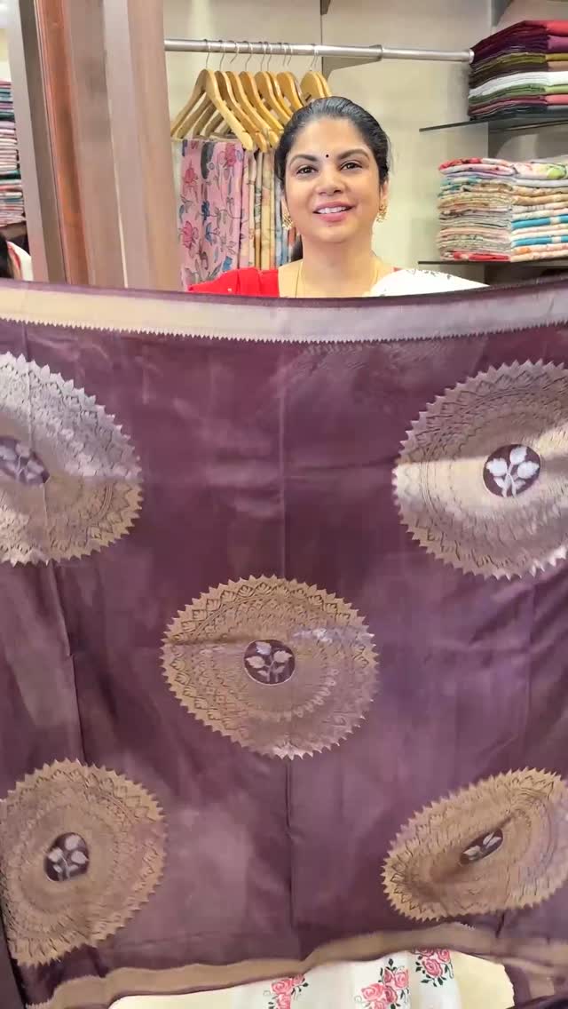 Saree Name - Mushru Silk Saree
Blouse - Running Blouse
Length - 5...