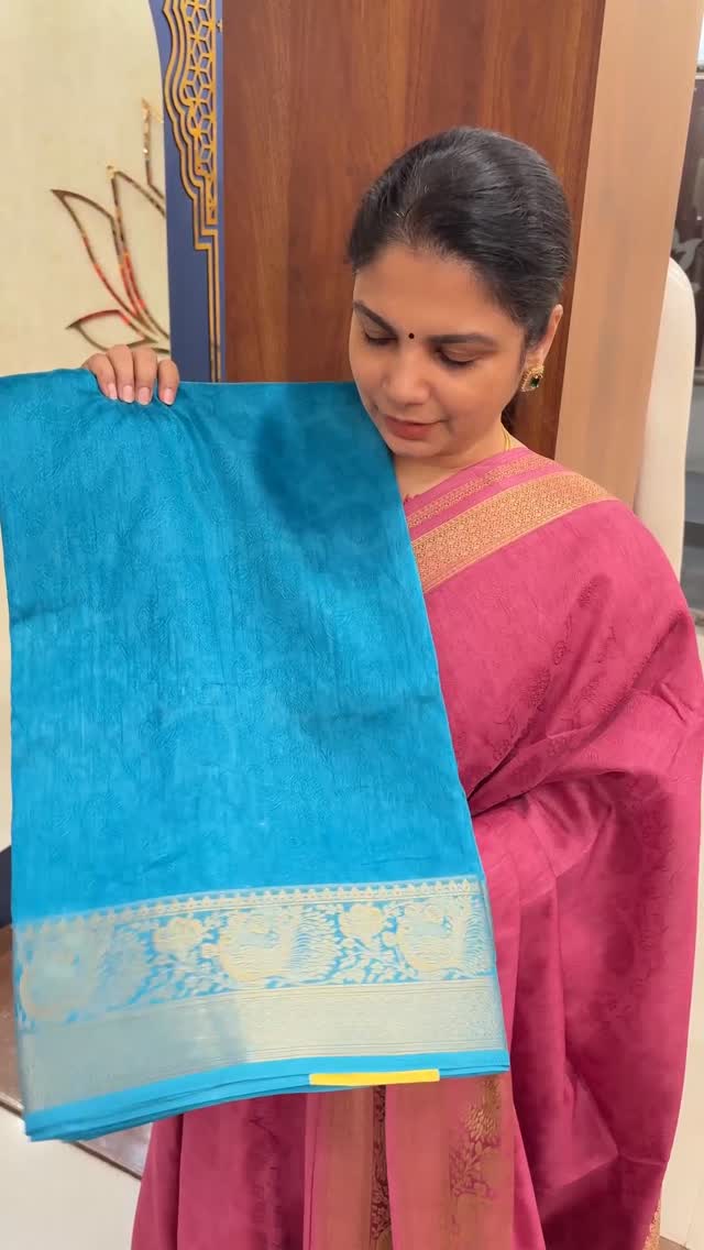 Saree Code - TTDS3107 | TTDS3099
Saree Name - Banarasi Silk Saree
...