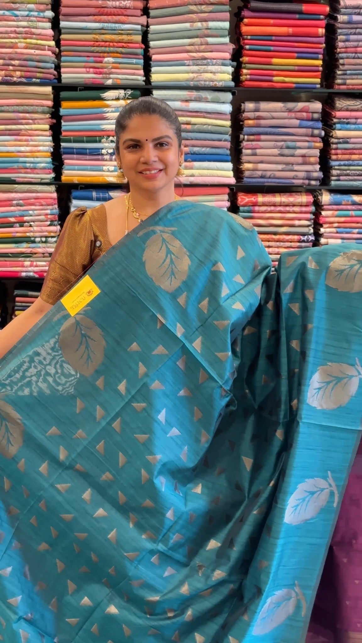 Saree Code - TTDS3126
Saree Name - Semi Tussar Silk Saree
Blouse ...