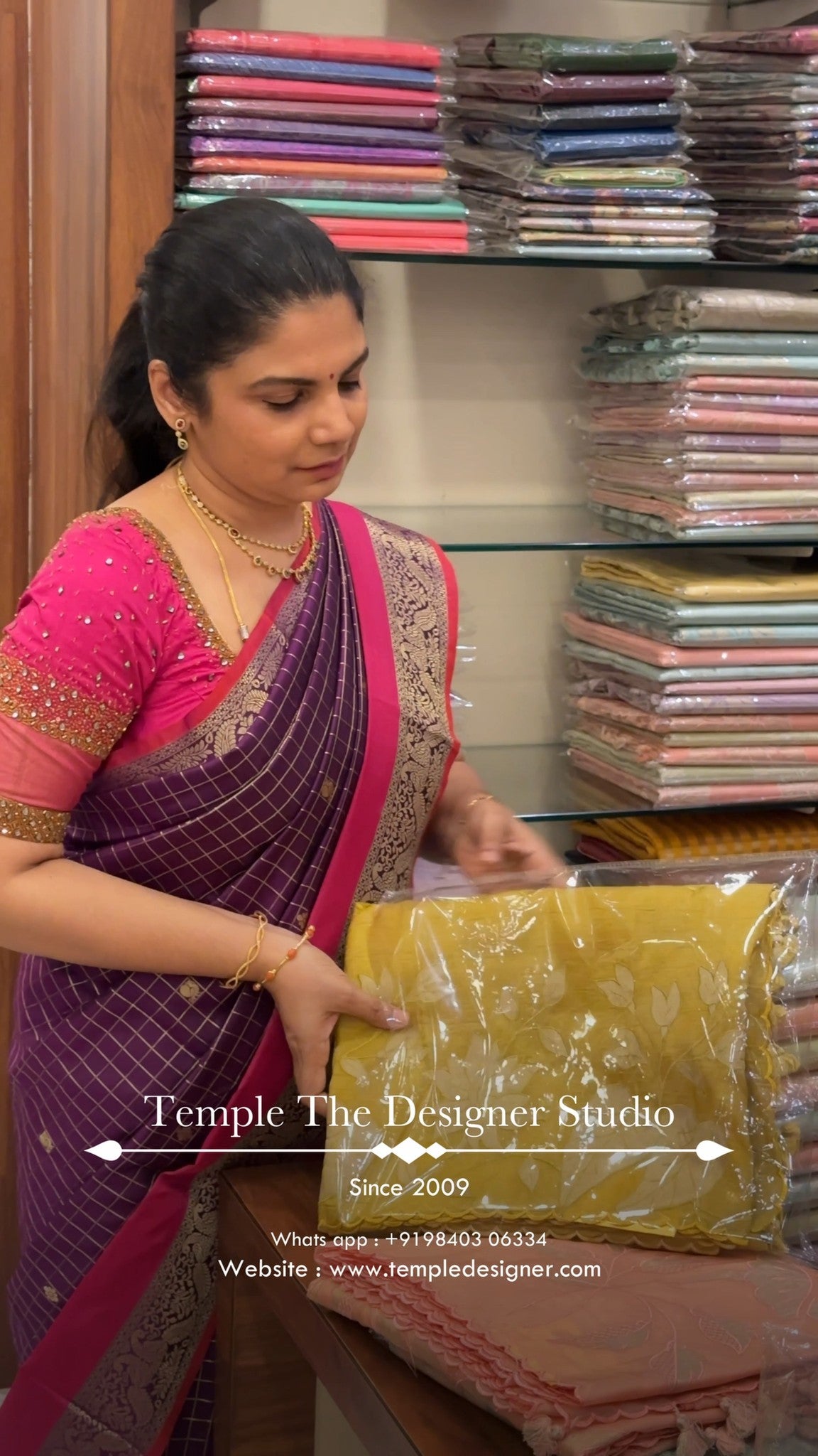 Saree Code - TTDS3227
Saree Name - Semi Silk Saree
Blouse - Self...