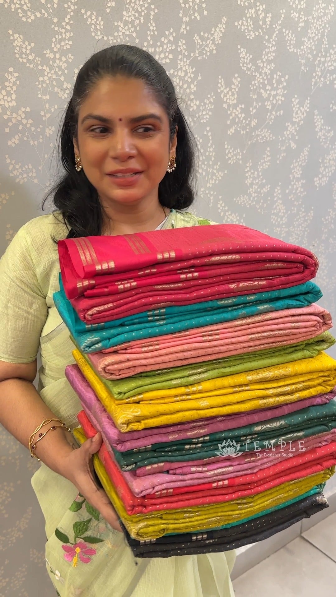 Saree Code - TTDS3634
Saree Name - Semi Tussar Saree
Blouse - Sel...