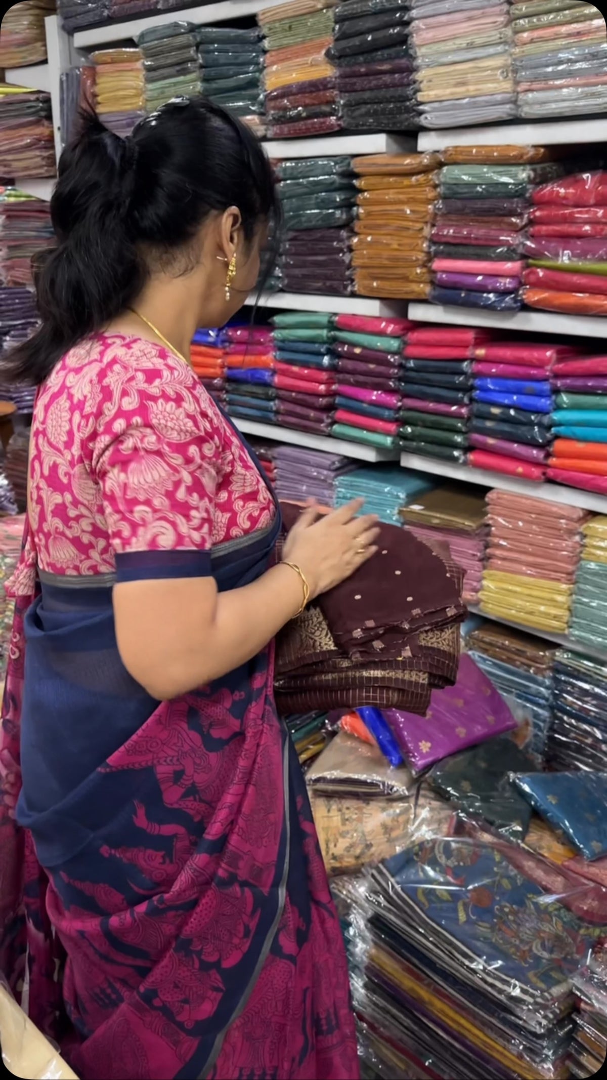 #sareelove #sareecollection #reelsinstagram #trending #reelsinstagram