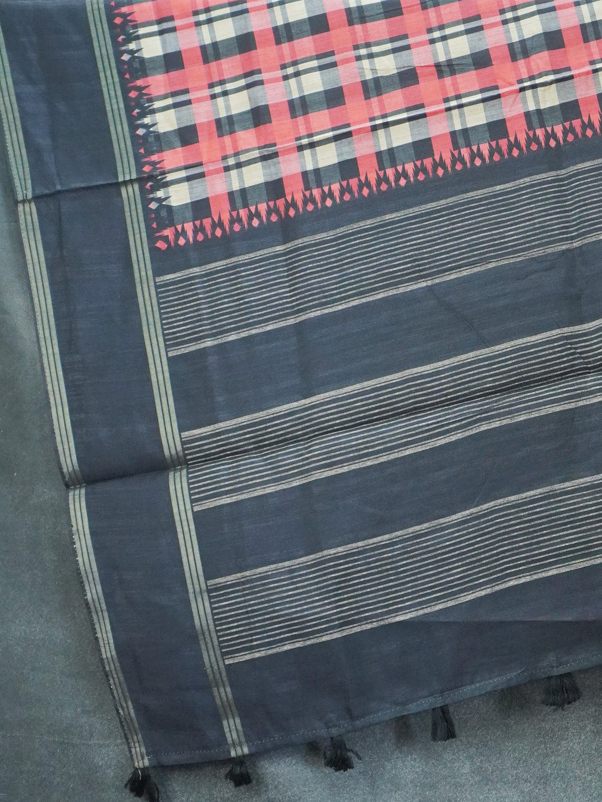 Vintage Checked Tussar Saree | TTDS3708