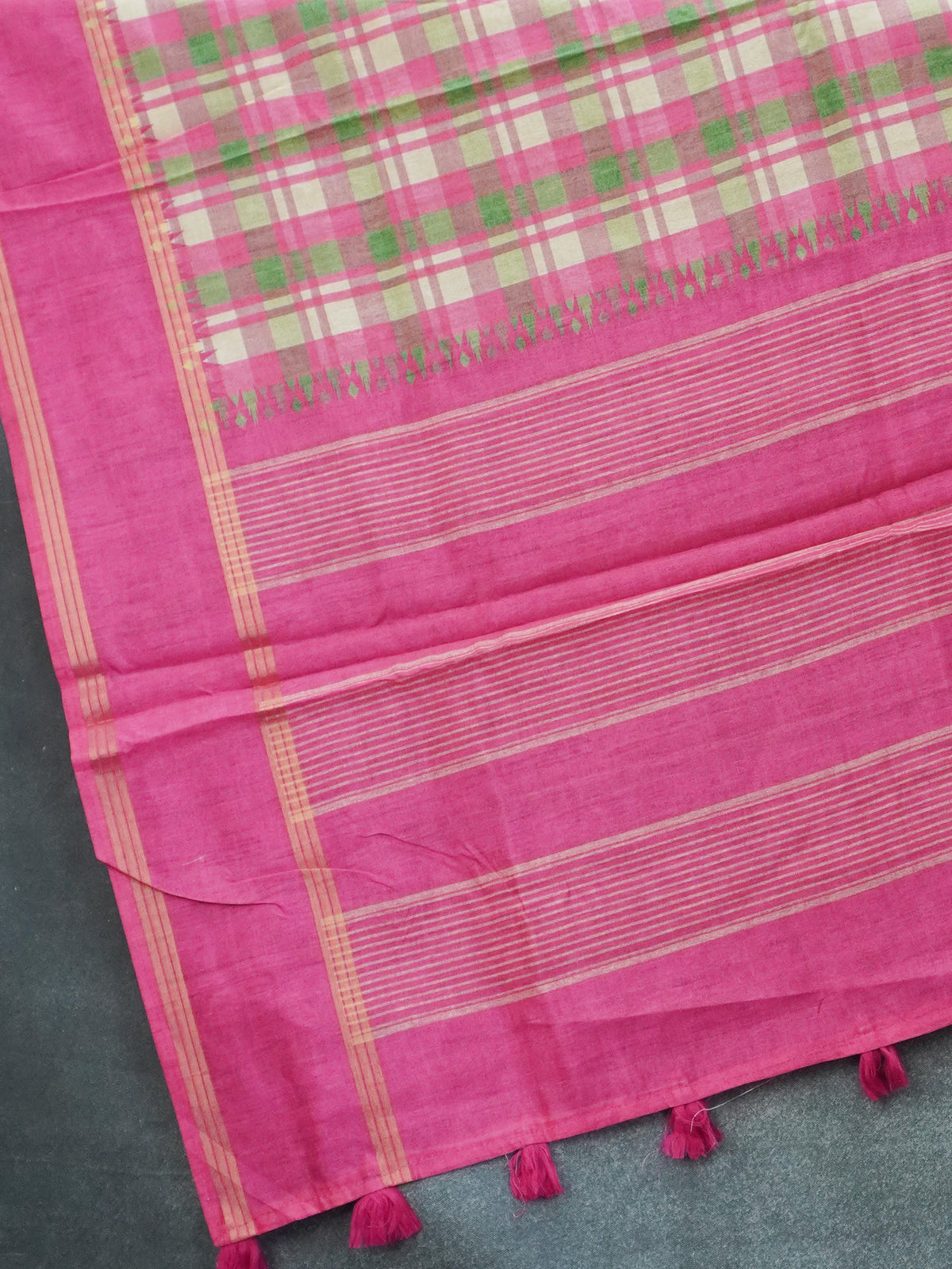 Vintage Checked Tussar Saree | TTDS3708