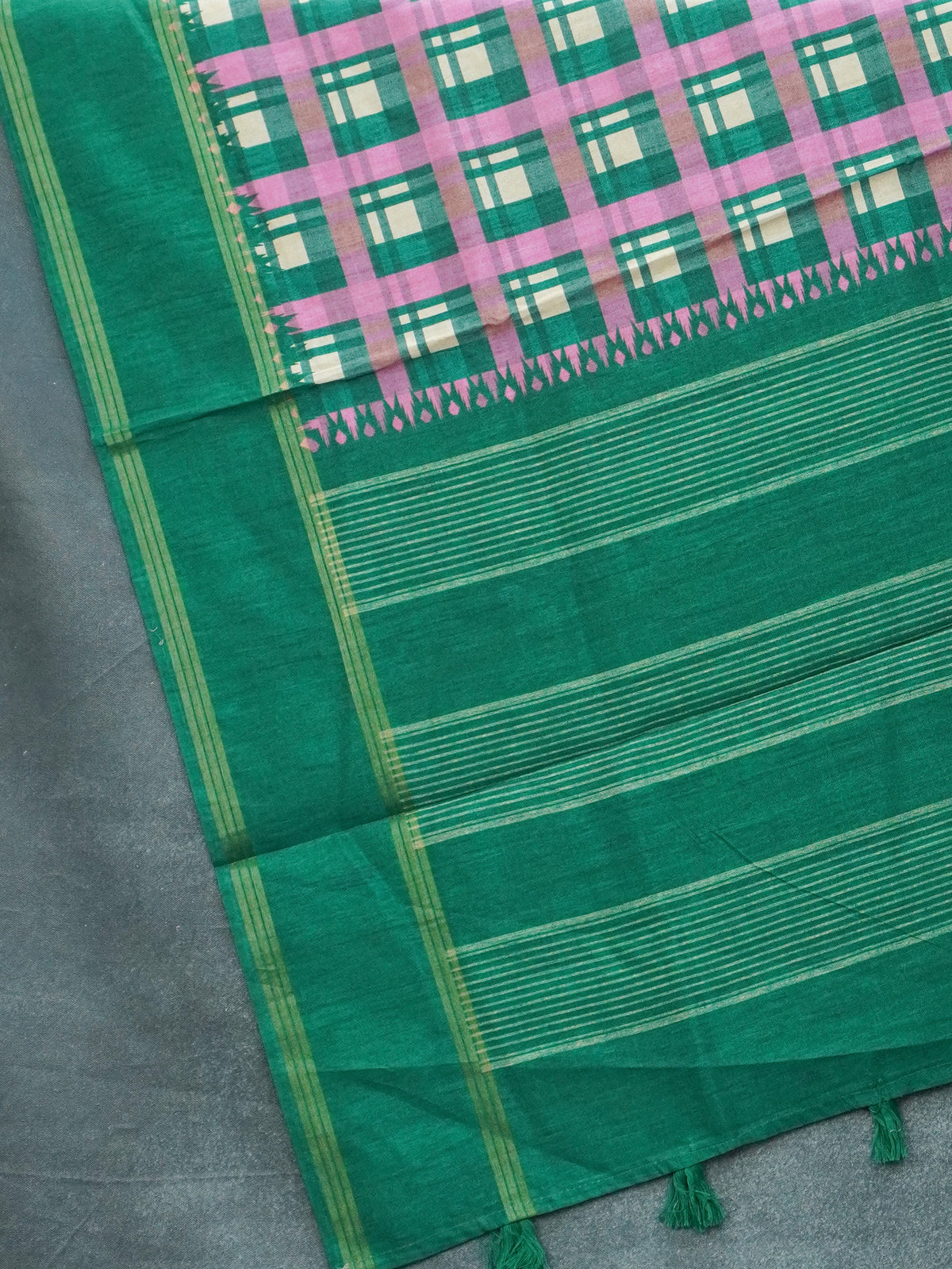 Vintage Checked Tussar Saree | TTDS3708