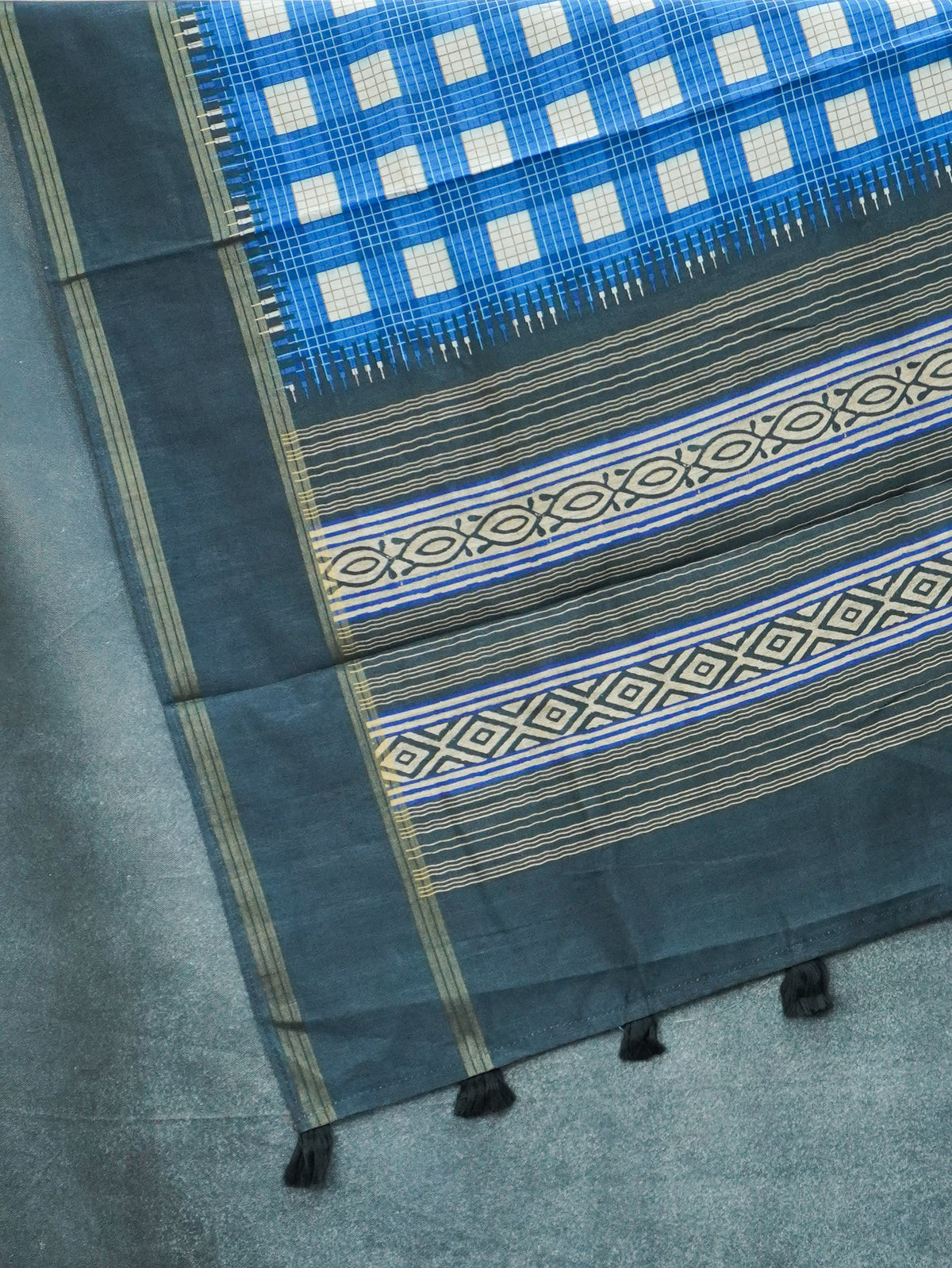 Vintage Checked Tussar Saree | TTDS3708