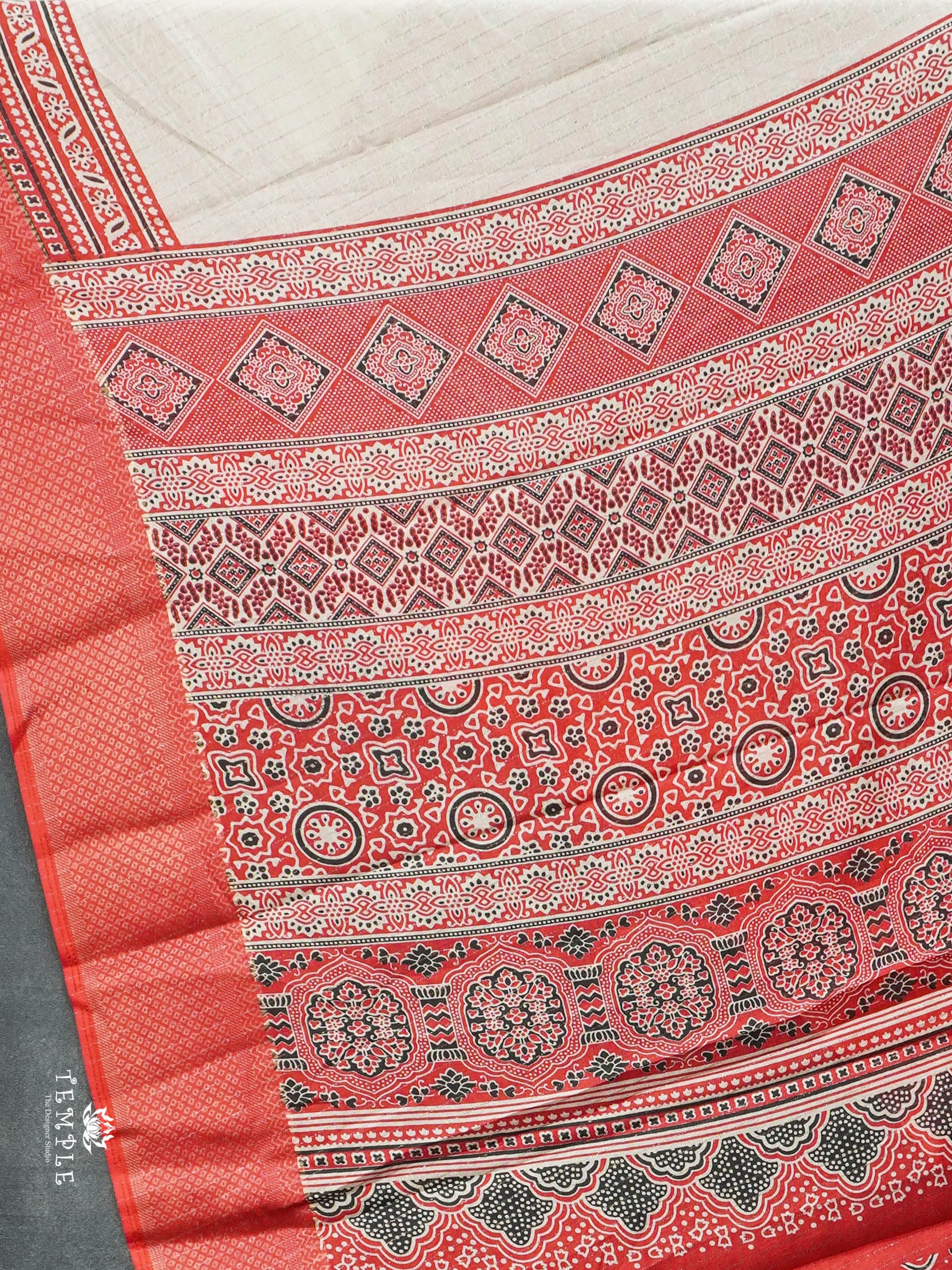 Semi Crepe Saree With Vaira Oosi Pattern | TTDS2895