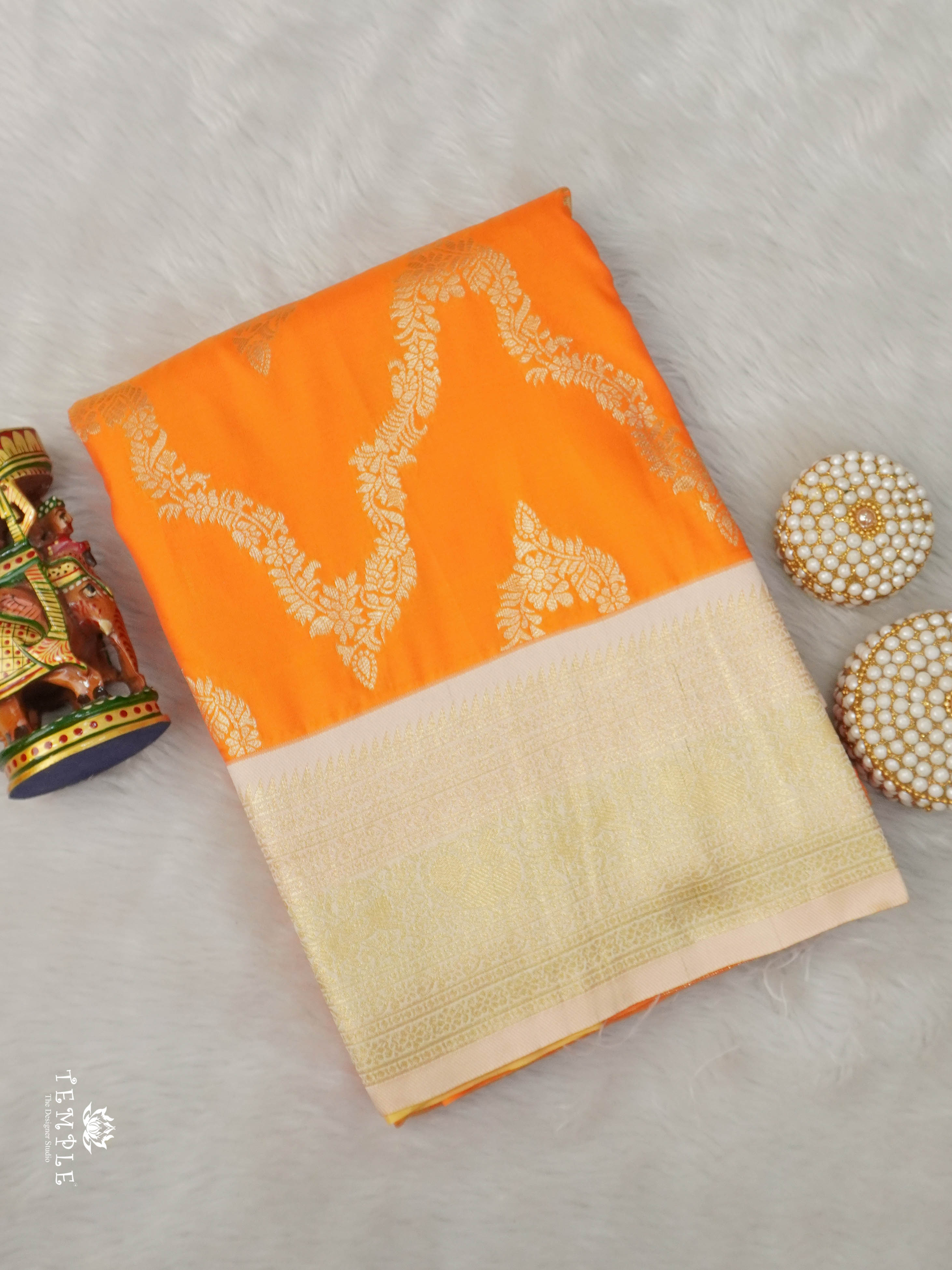 Semi Silk Saree With Zari Woven Pattern | TTDS2915