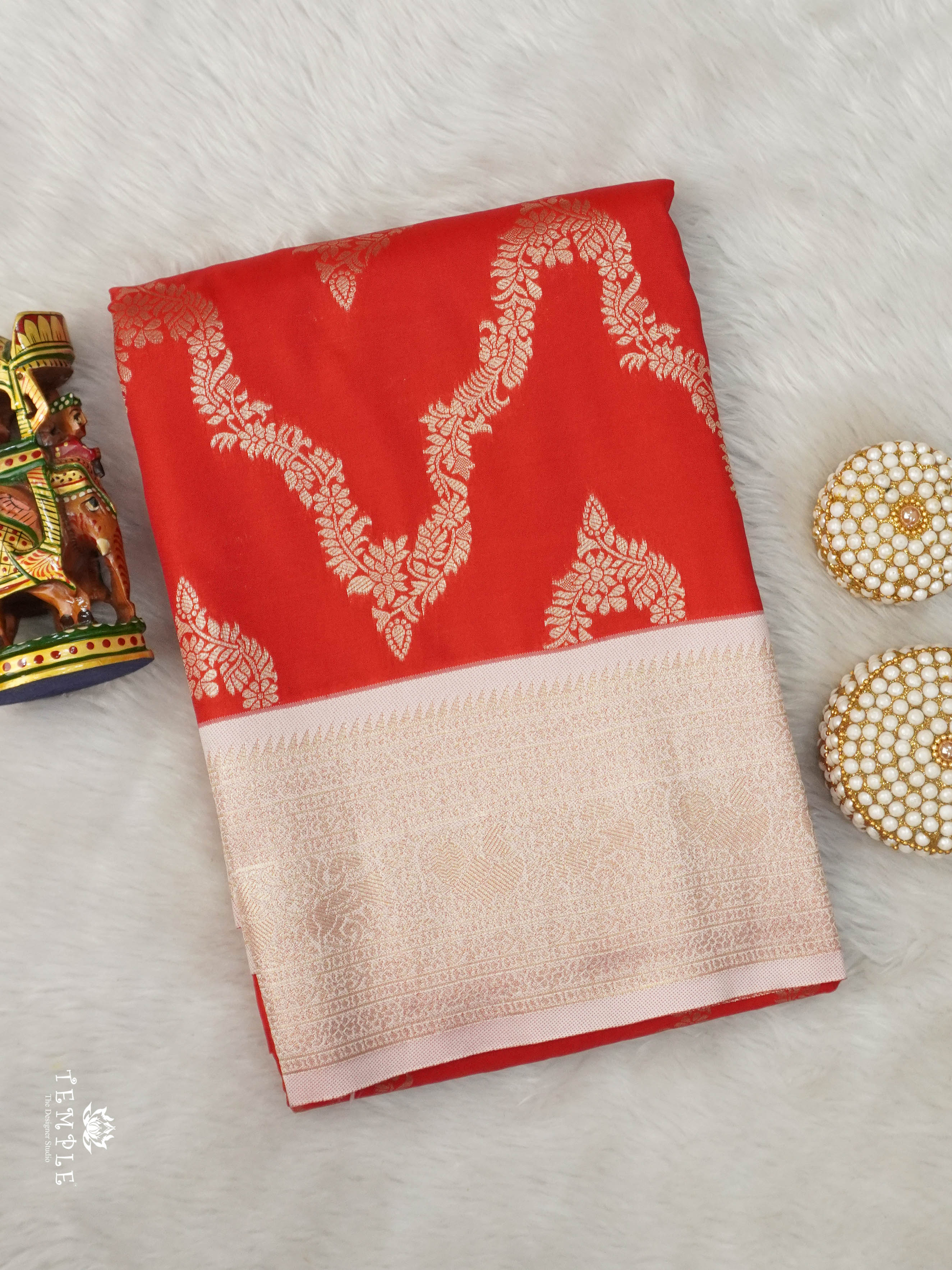 Semi Silk Saree With Zari Woven Pattern | TTDS2915