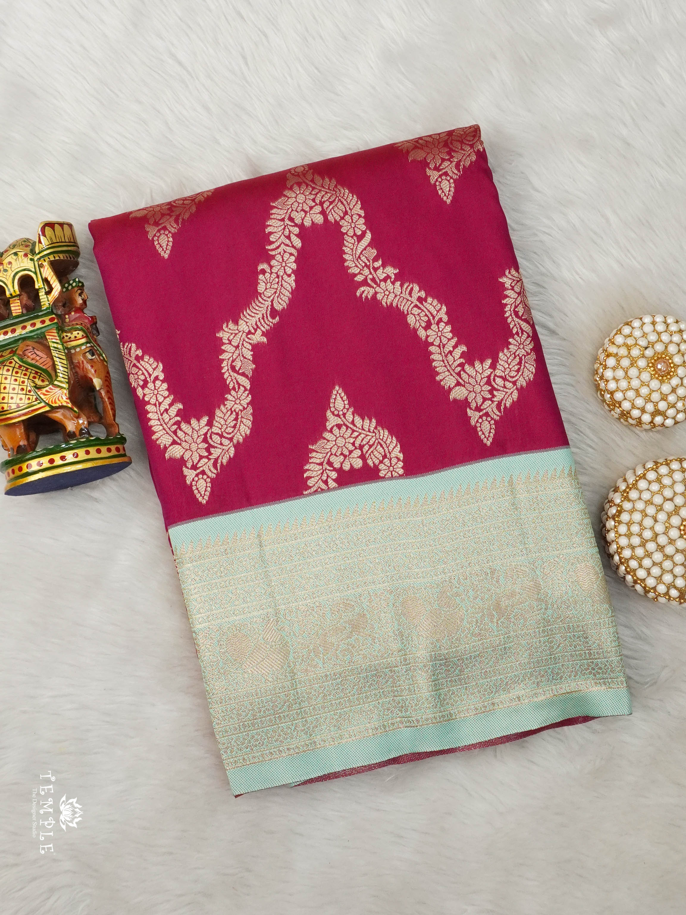 Semi Silk Saree With Zari Woven Pattern | TTDS2915