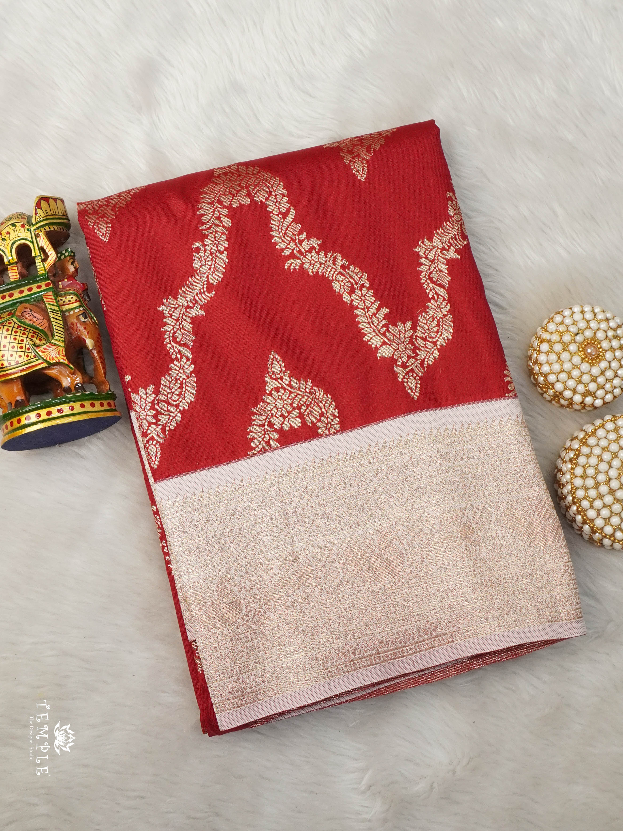 Semi Silk Saree With Zari Woven Pattern | TTDS2915