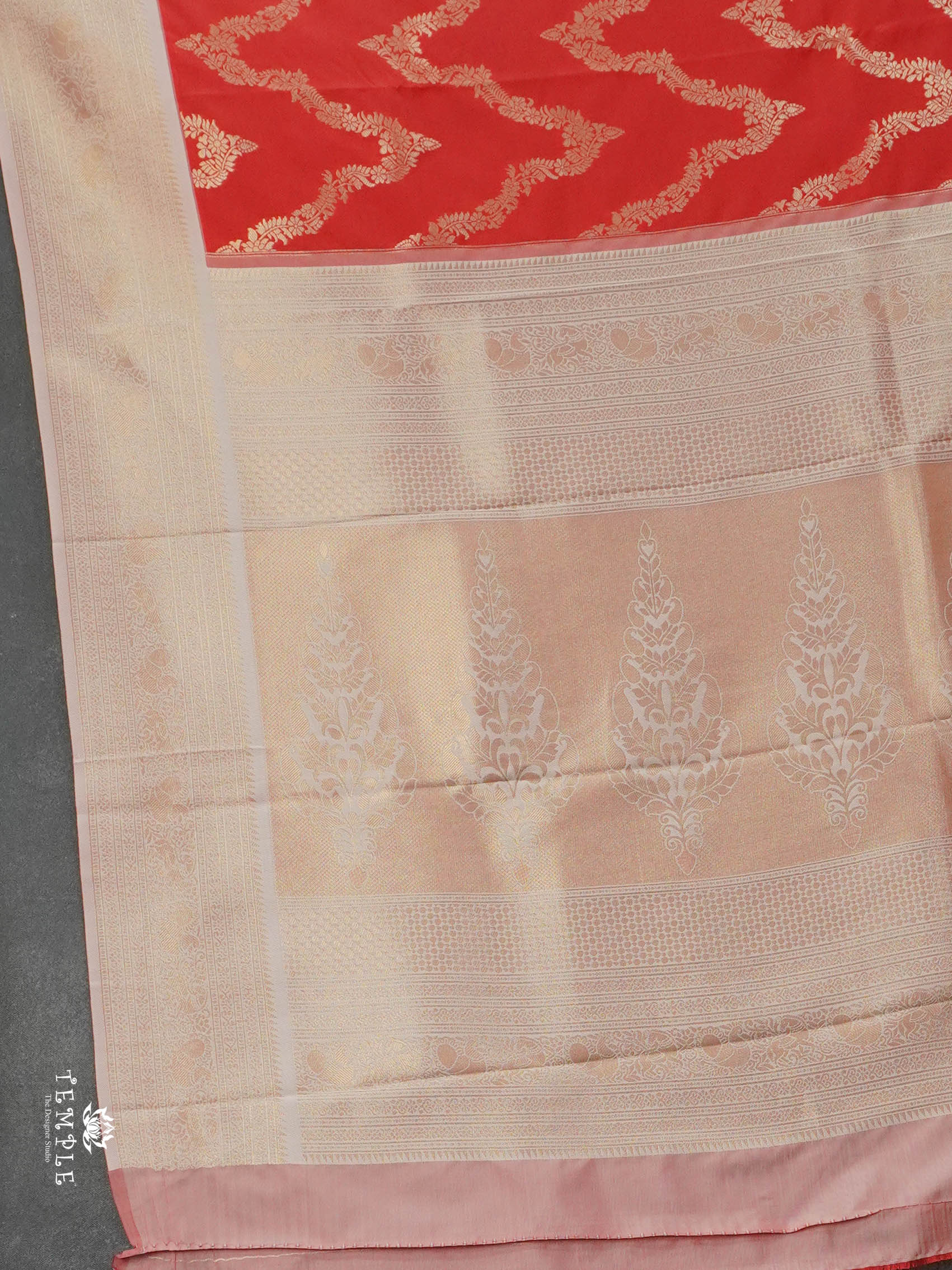 Semi Silk Saree With Zari Woven Pattern | TTDS2915