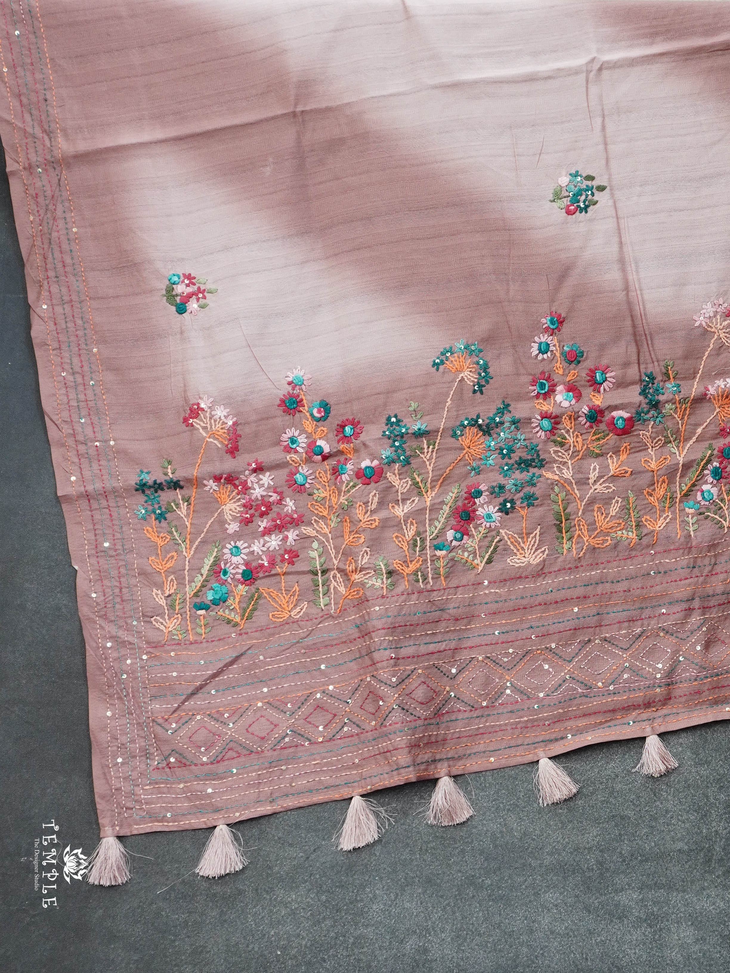 Linen Silk Saree With Kantha Work | TTDS3121