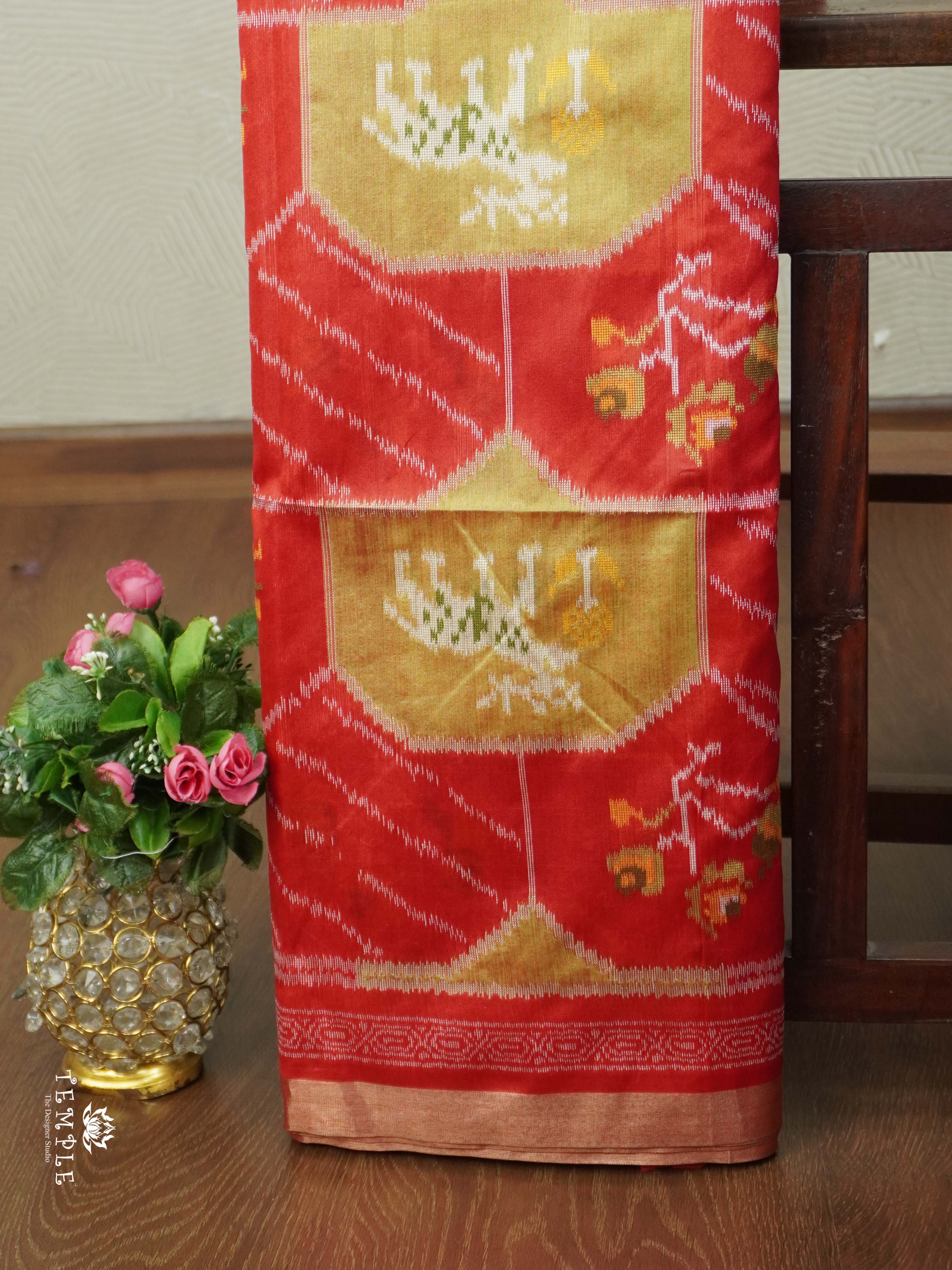 Raw Silk Saree With Thread Woven Pattern | TTDS2647