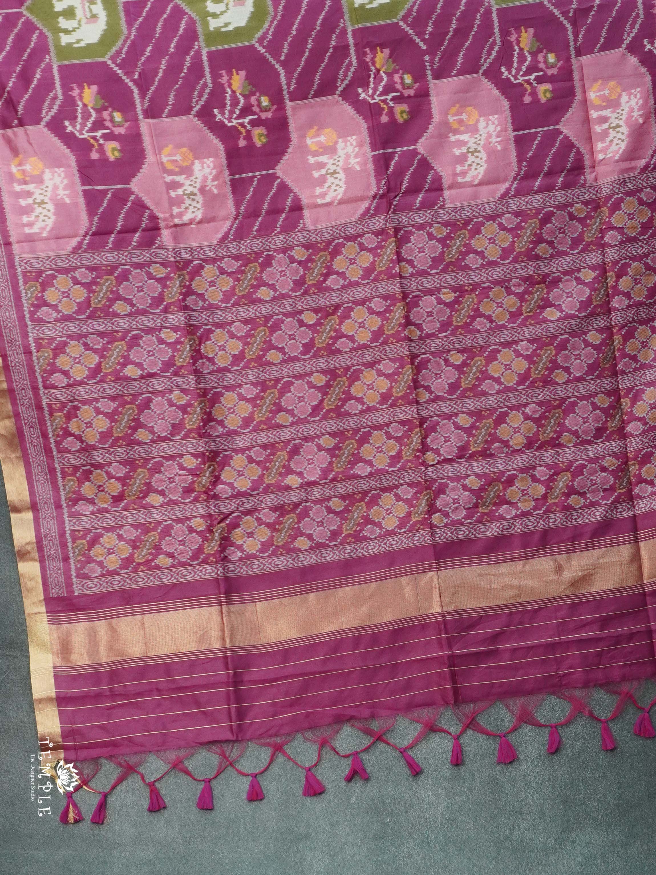 Raw Silk Saree With Thread Woven Pattern | TTDS2647