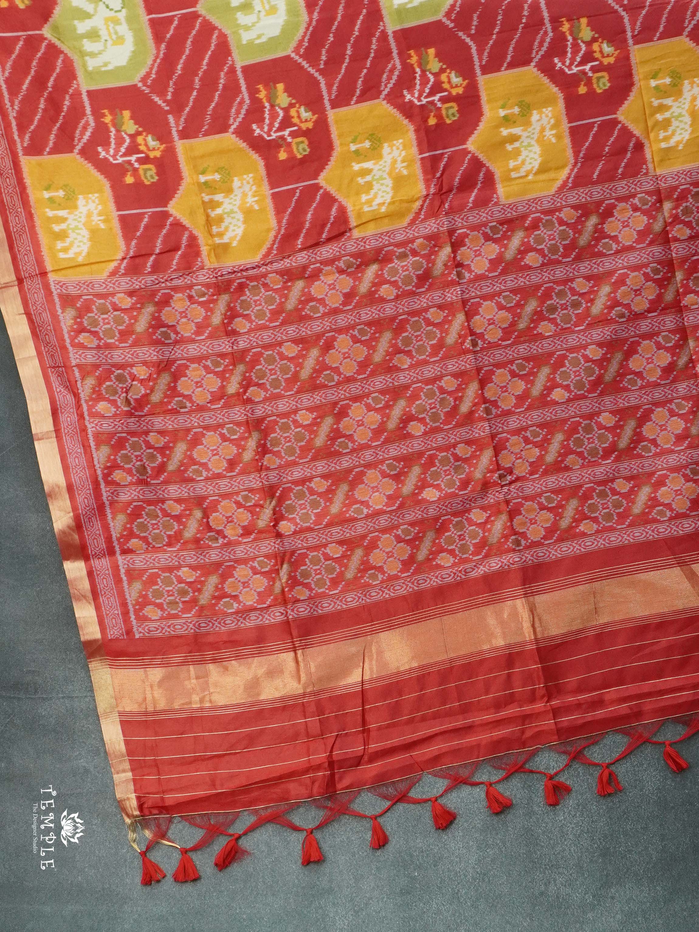 Raw Silk Saree With Thread Woven Pattern | TTDS2647