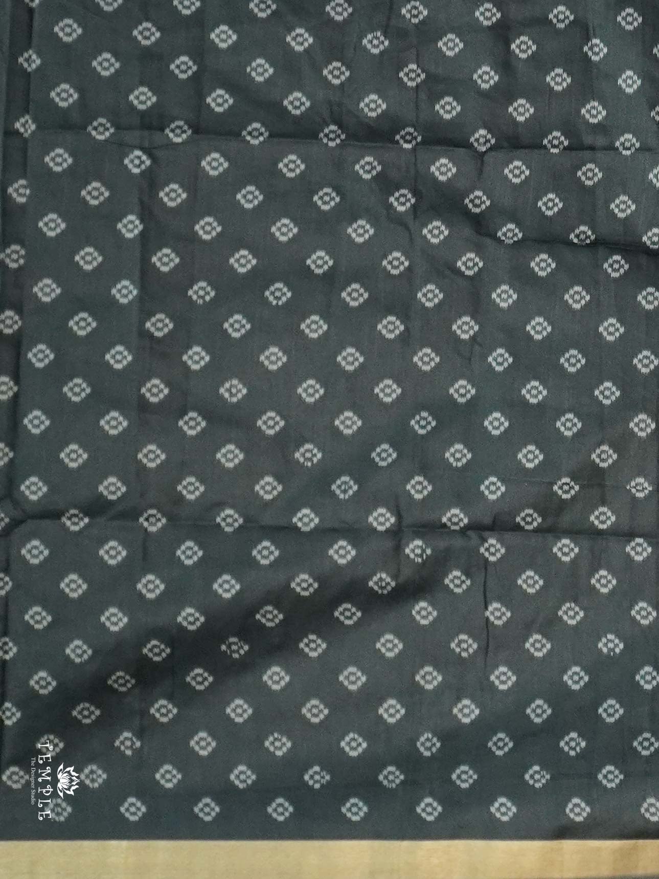 Raw Silk Saree With Thread Woven Pattern | TTDS2647