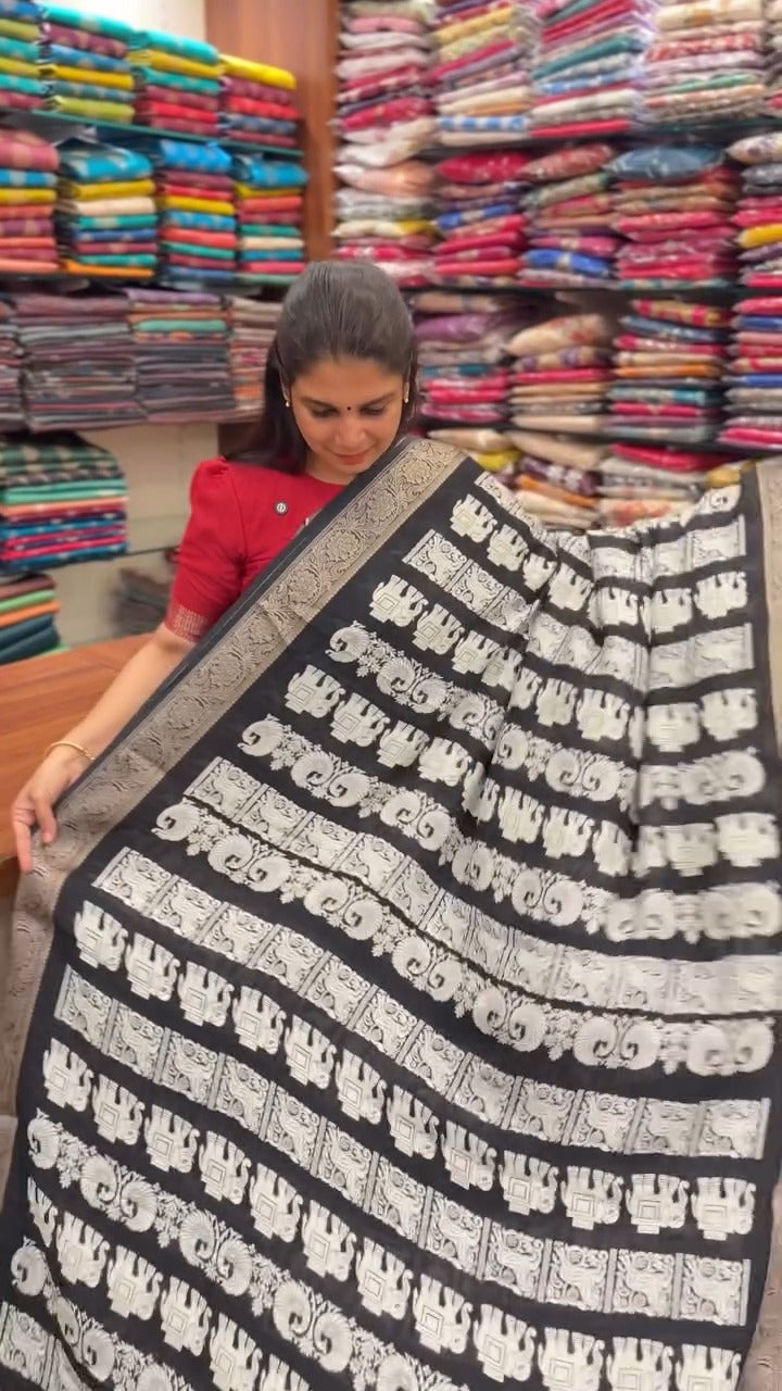 Stripe Printed Crepe Silk Saree

Product Code - TTDS2588

Regular P...