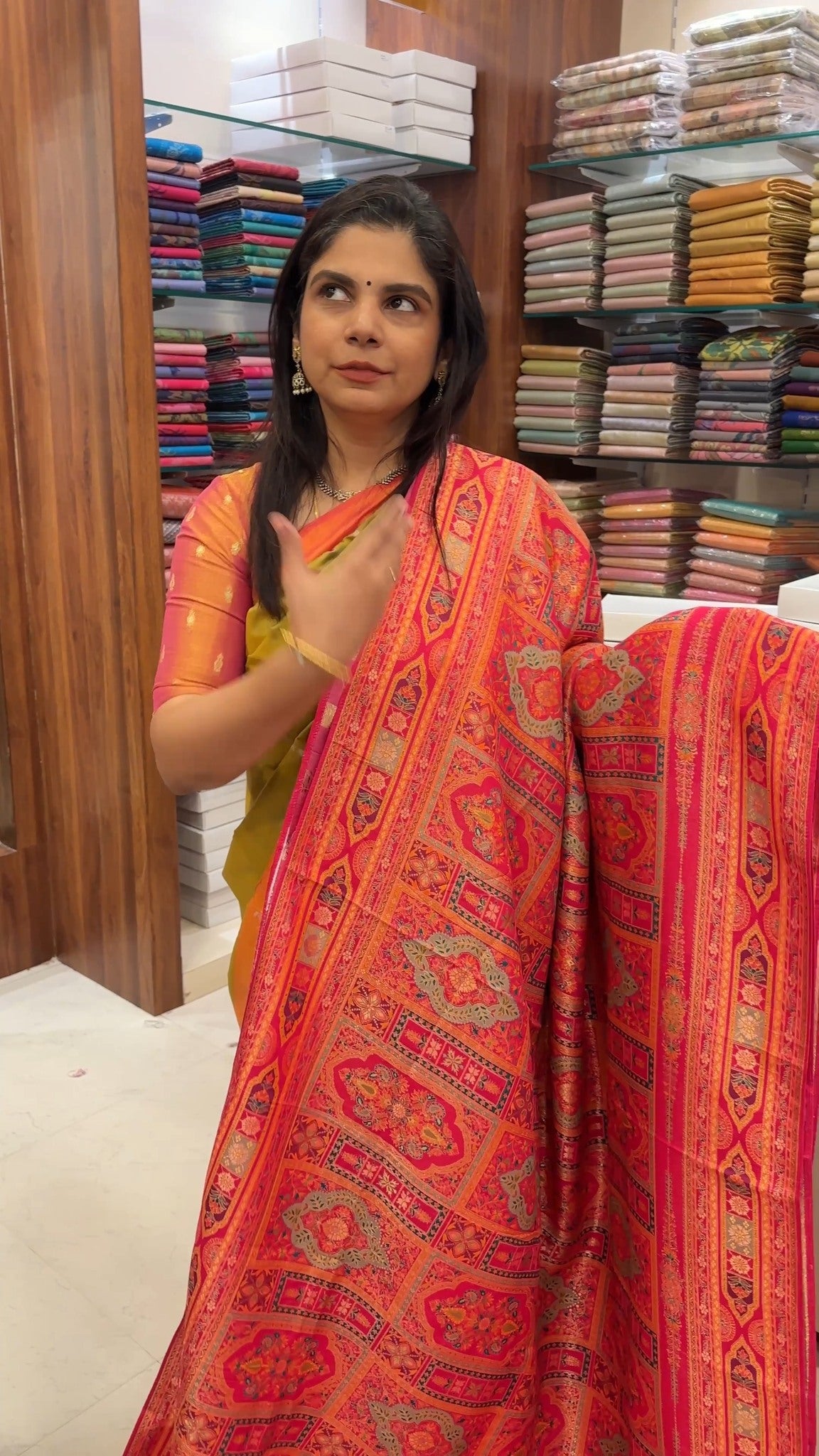 Pashmina Silk Saree Elevate your look with this ultra-soft Pashmi...