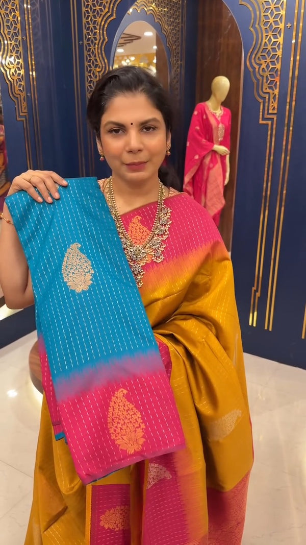 Semi Kanchi Saree | TTDS1840

Regular Price @ Rs. 900/-
Offer Price...