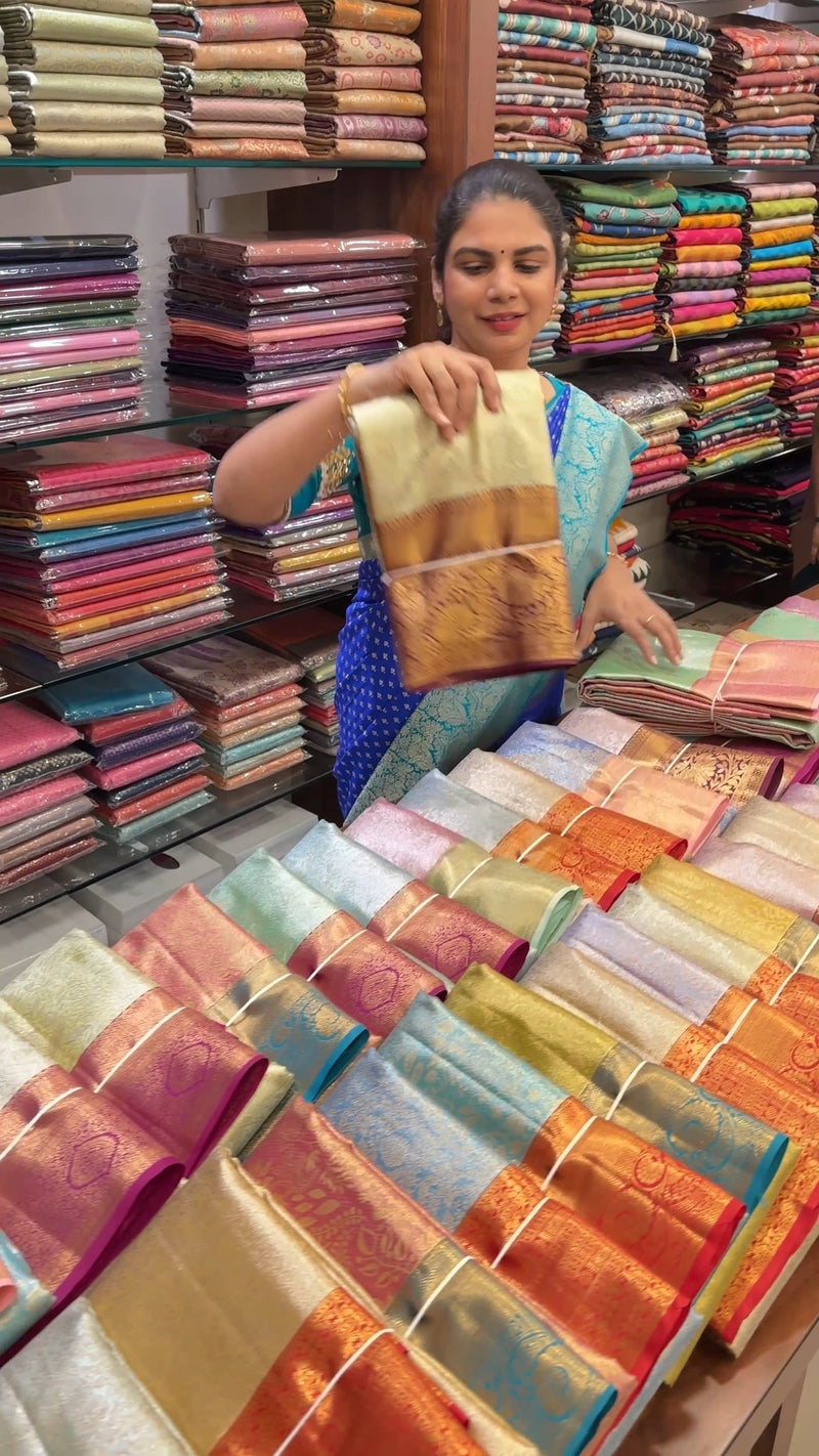 Semi Bridal Brocade Silk Saree

Traditional semi-bridal brocade sil...