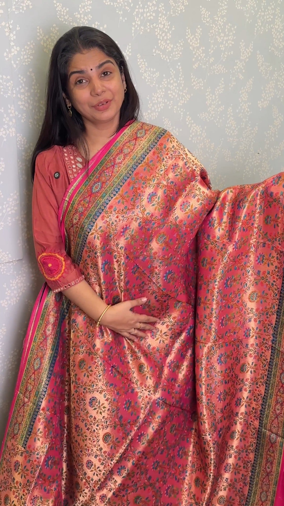 Luxury You Can Feel, Tradition You Can See 🌸

✨ Pashmina Silk Sare...