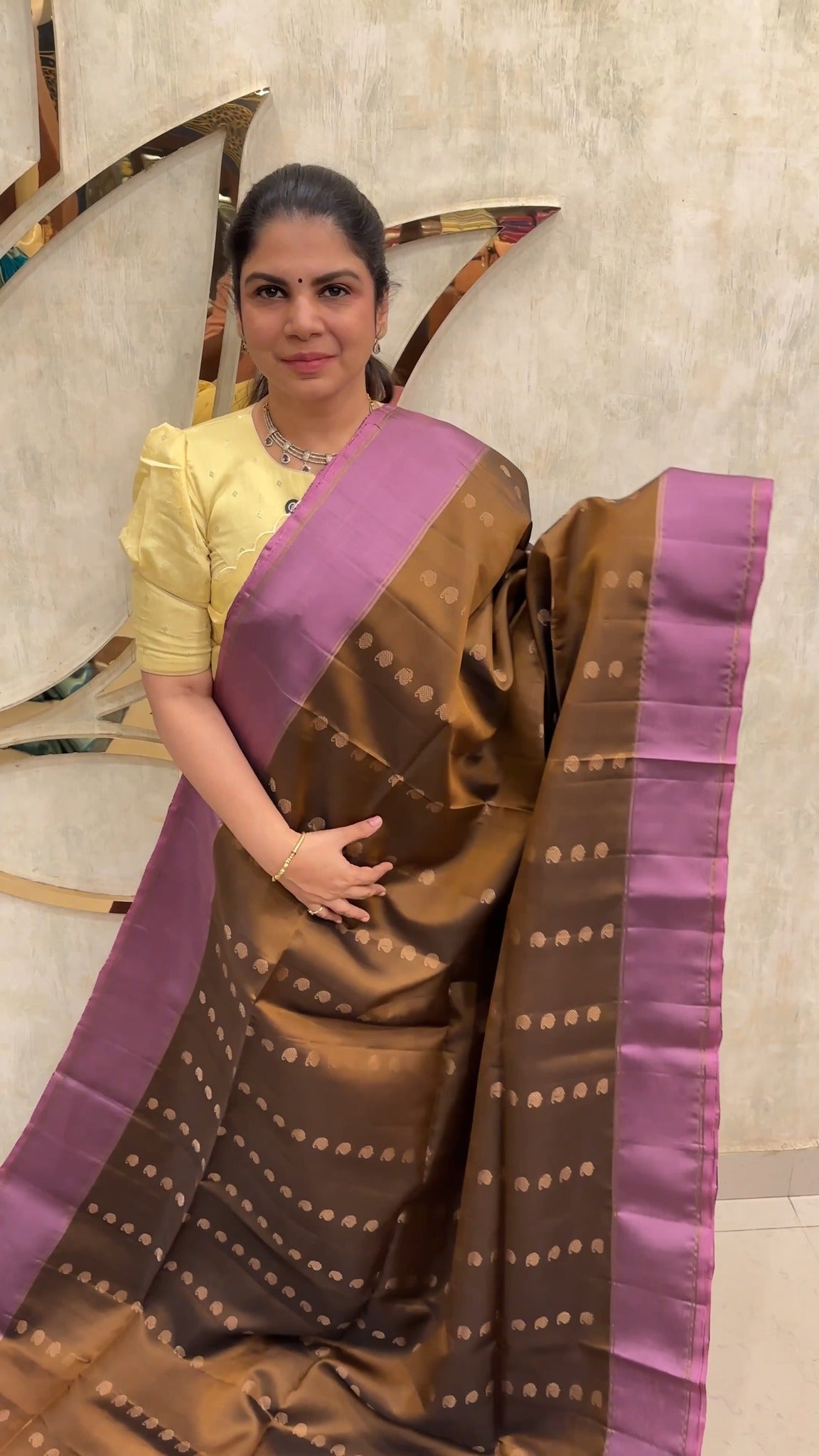 Tulsi Silks specializes in classic Kanchipuram and handloom silk sa...