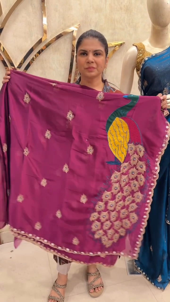 Cocktail Wear Designer Saree

A perfect blend of glamour and elegan...