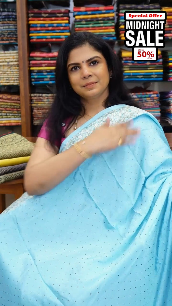 Midnight Sale 🌙✨

When the clock strikes midnight, the prices drop...