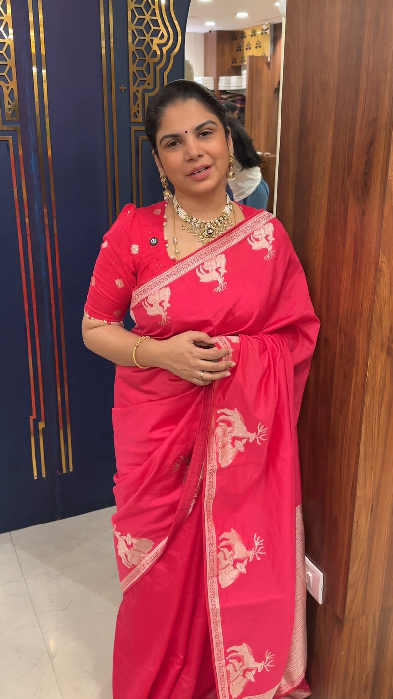 ✨ Chanderi Silk Saree with Deer Design ✨

Soft, elegant, and timele...