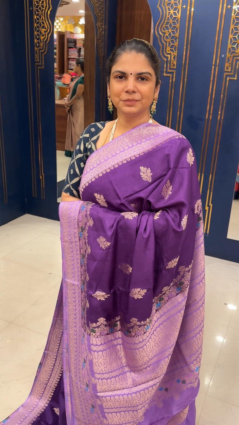 Timeless weaves, royal vibes ✨ Banarasi silk at its finest

Banaras...