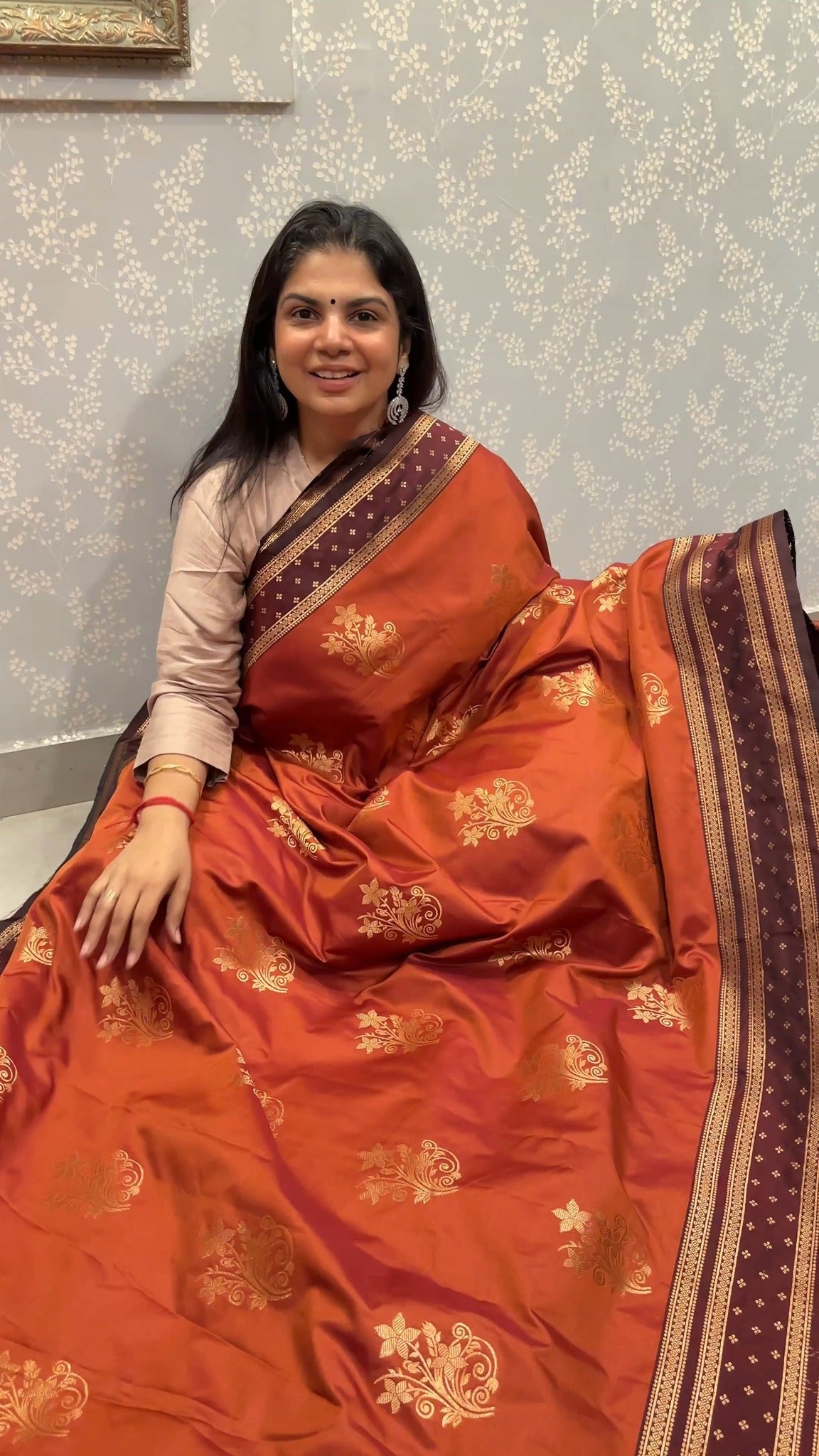 Semi silk sarees are crafted from a luxurious blend of silk and oth...