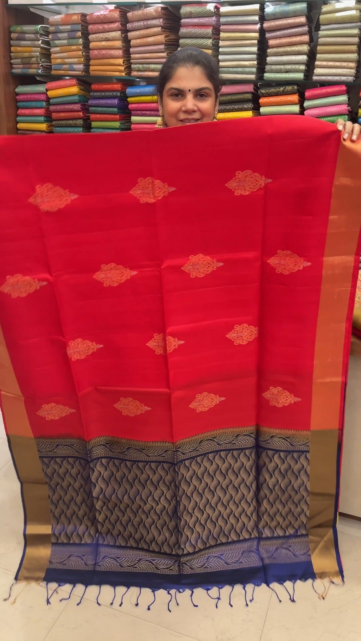Vihana – Pure Silk Saree ✨

Grace meets tradition in our Vihana Pur...