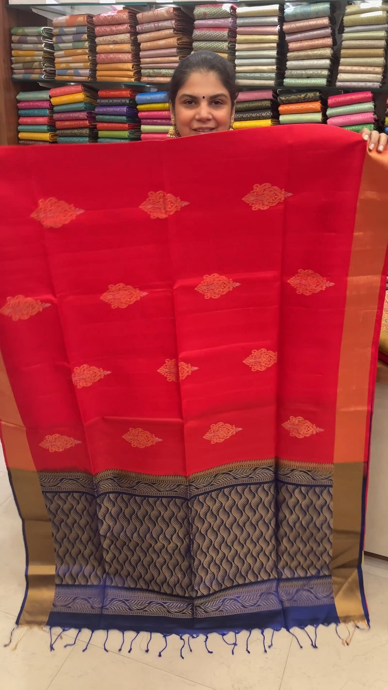 Vihana – Pure Silk Saree ✨

Grace meets tradition in our Vihana Pur...