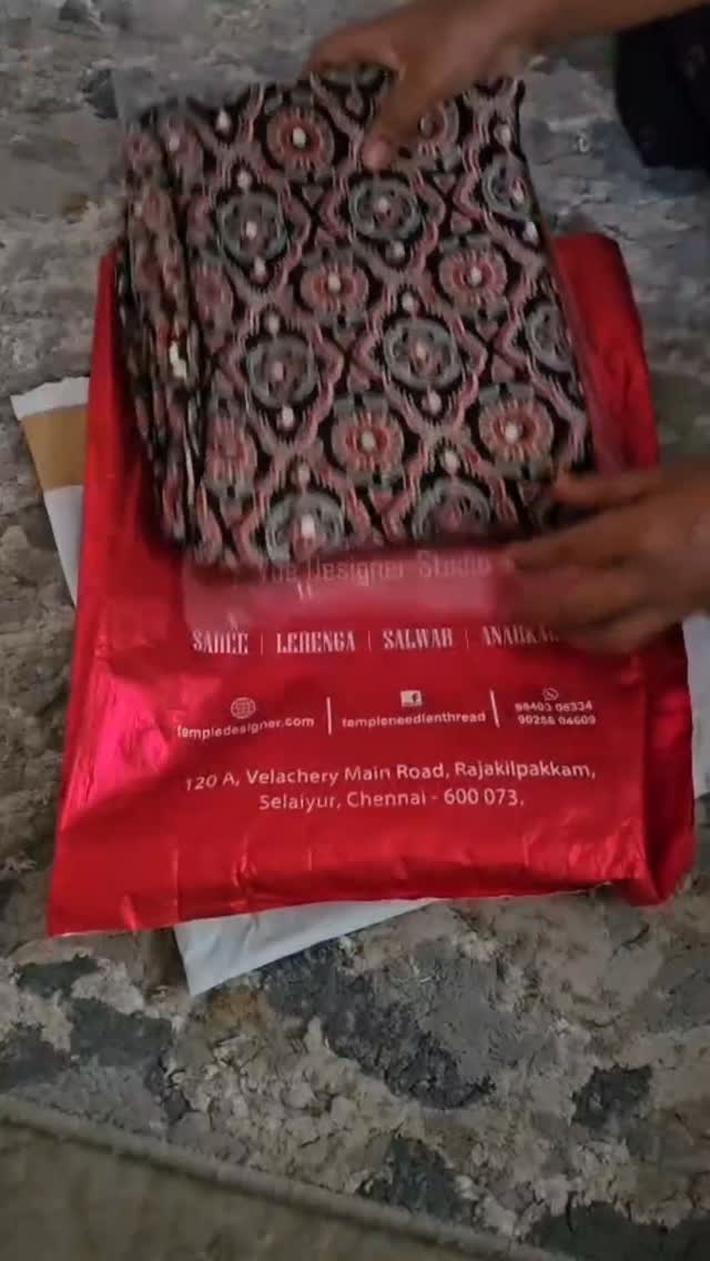 Unboxing happiness ✨ 

#sareelove #pastelsaree #sareefashion #matka...